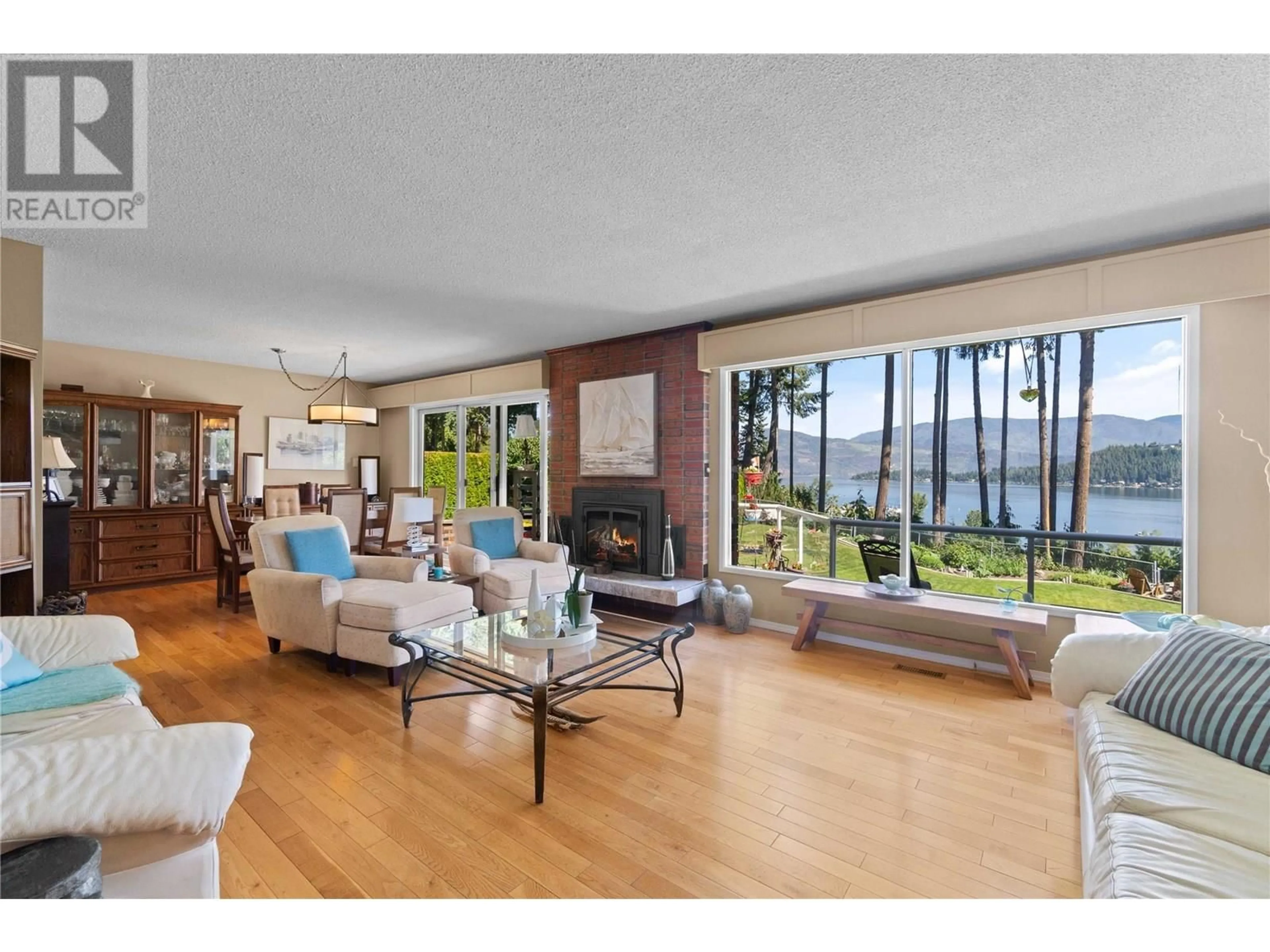 Living room with furniture, unknown for 2810 PARKLAND PLACE, Blind Bay British Columbia V0E1H1