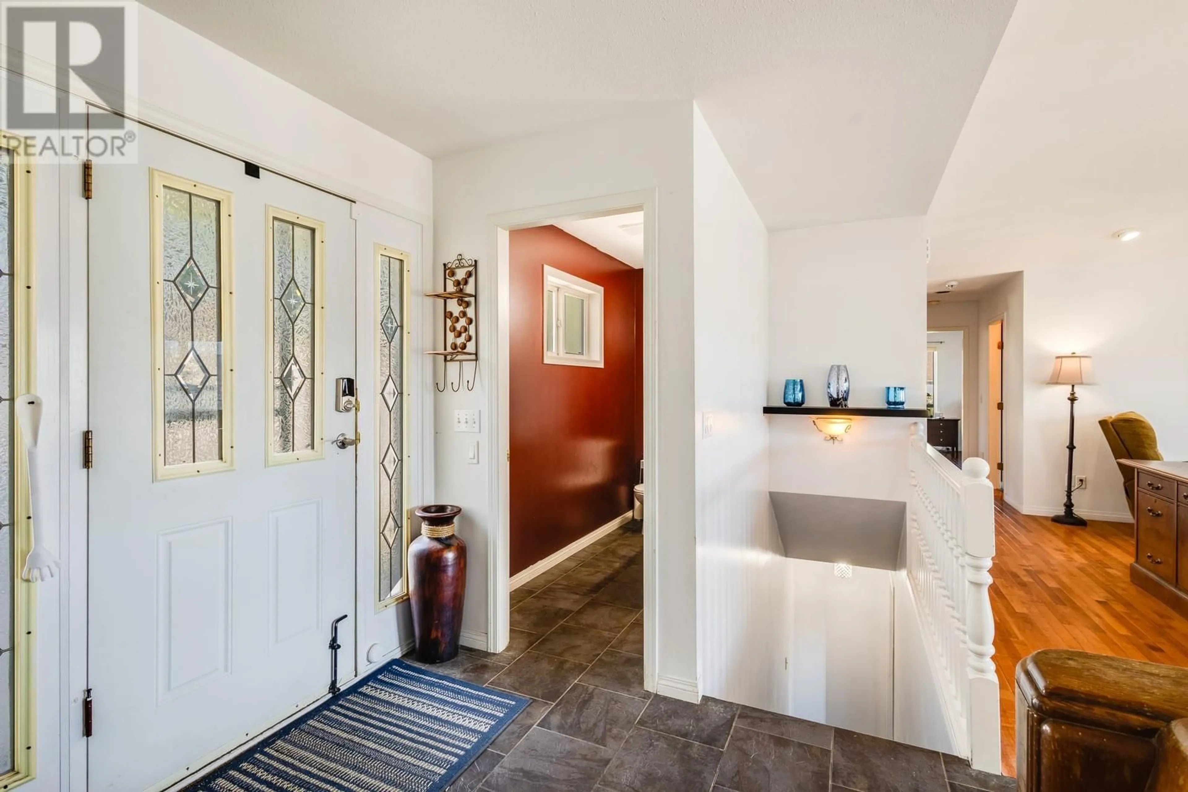 Indoor entryway for 10434 COLUMBIA WAY, Vernon British Columbia V1H2B5