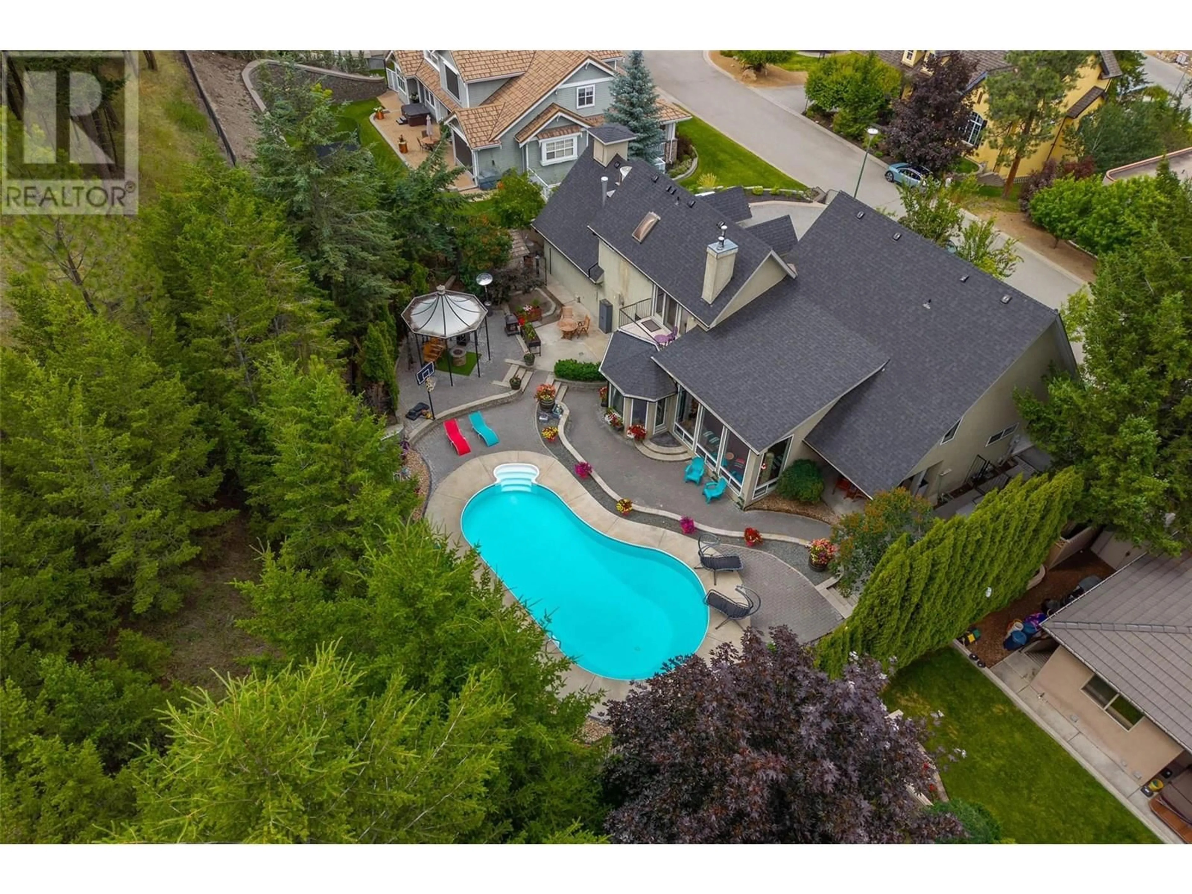 A pic from outside/outdoor area/front of a property/back of a property/a pic from drone, mountain view for 2175 WESTERDALE COURT, Kamloops British Columbia V1S1R7