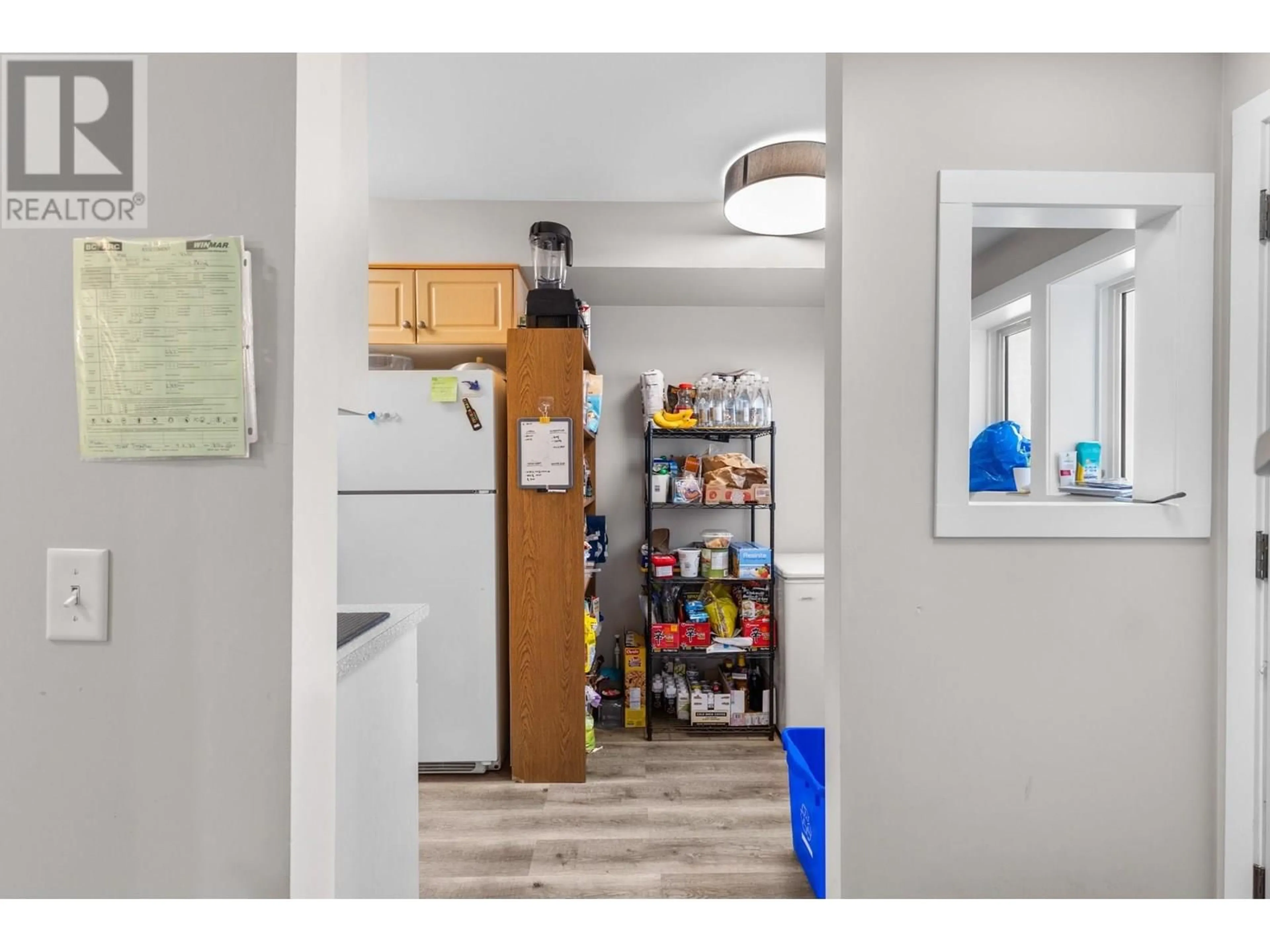 Standard kitchen, unknown for 3 - 700 ELLIOT AVENUE, Kelowna British Columbia V1Y5T1