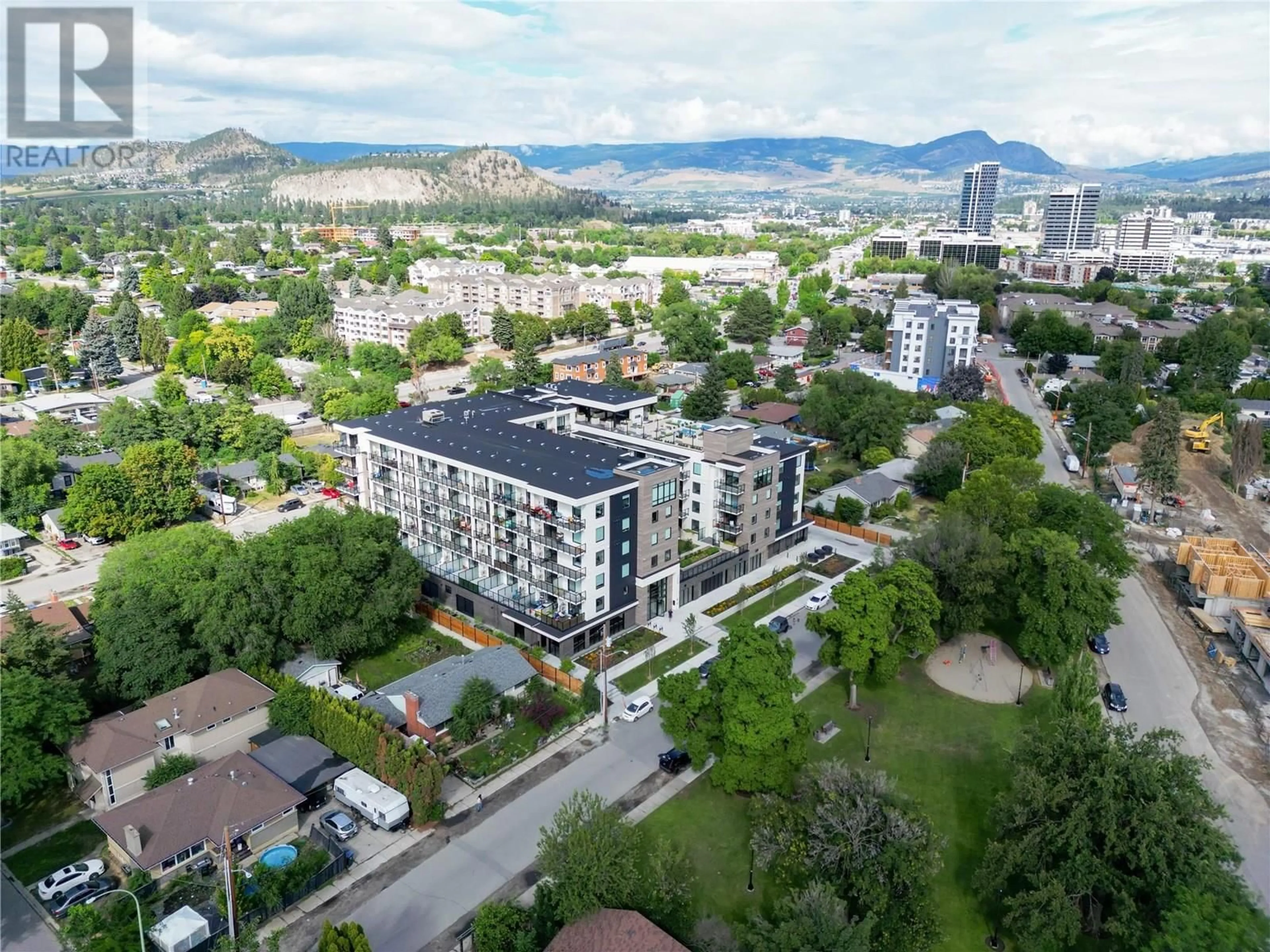 A pic from outside/outdoor area/front of a property/back of a property/a pic from drone, city buildings view from balcony for 514 - 1274 DEVONSHIRE AVENUE, Kelowna British Columbia V1Y0M7