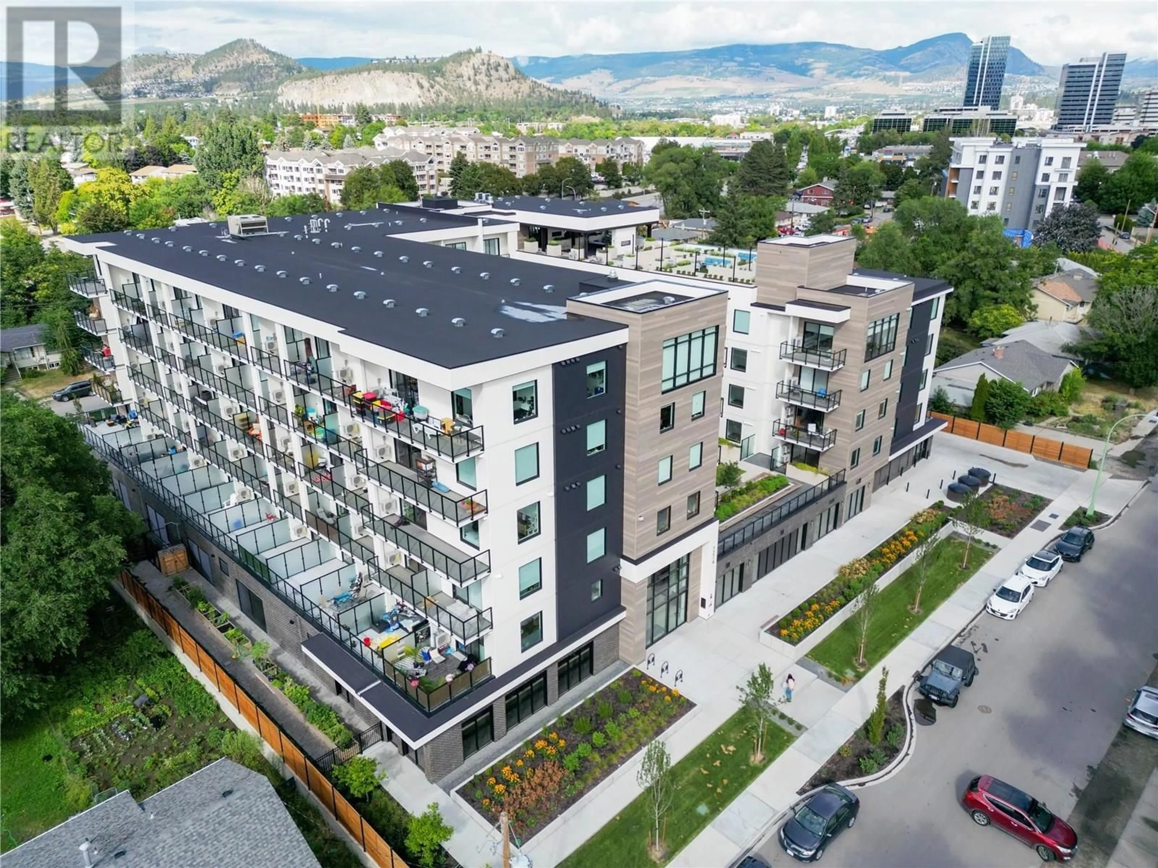 A pic from outside/outdoor area/front of a property/back of a property/a pic from drone, unknown for 514 - 1274 DEVONSHIRE AVENUE, Kelowna British Columbia V1Y0M7