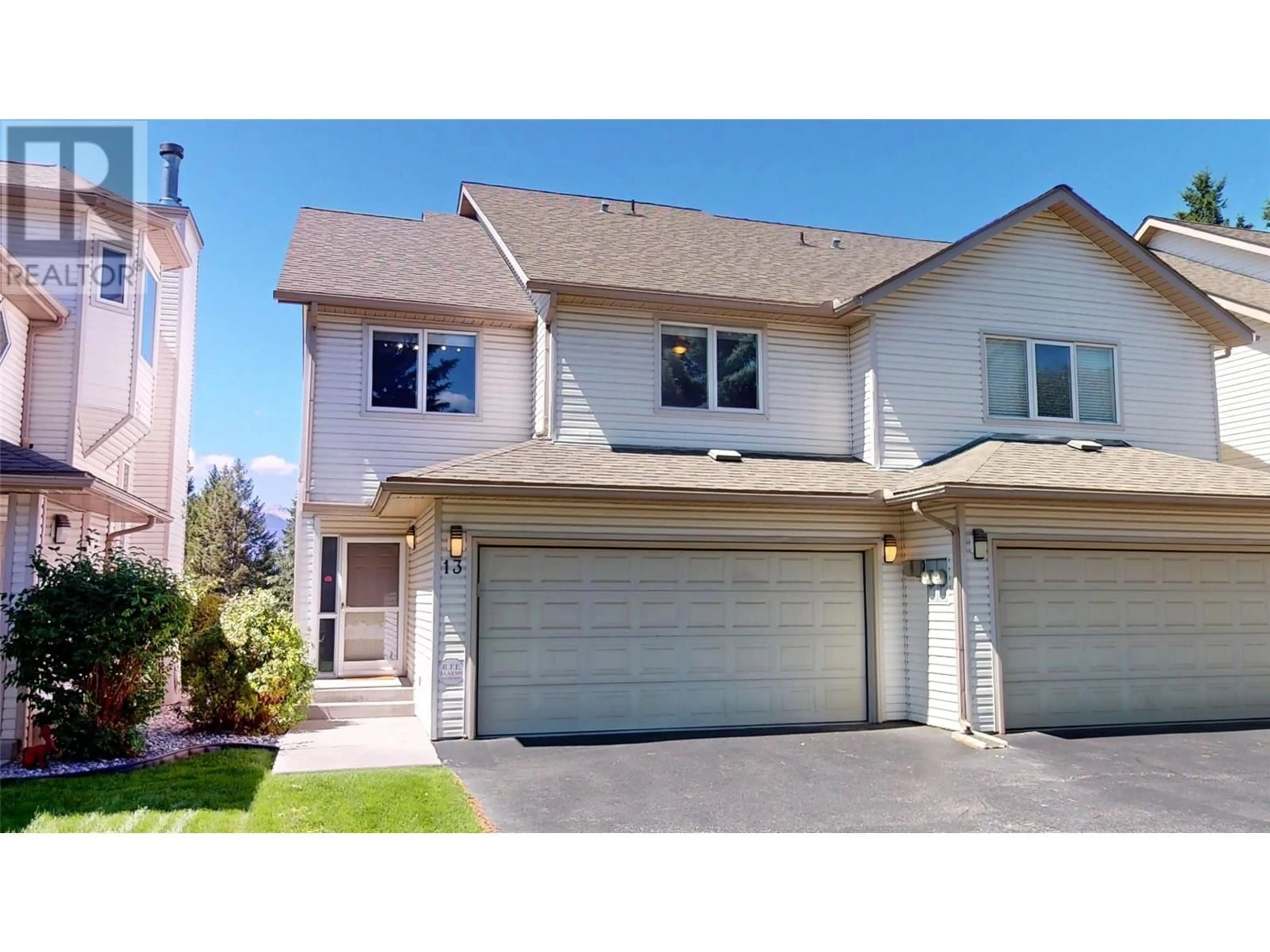 Home with vinyl exterior material, street for 13 - 7535 COLUMBIA AVENUE, Radium Hot Springs British Columbia V0A1M0