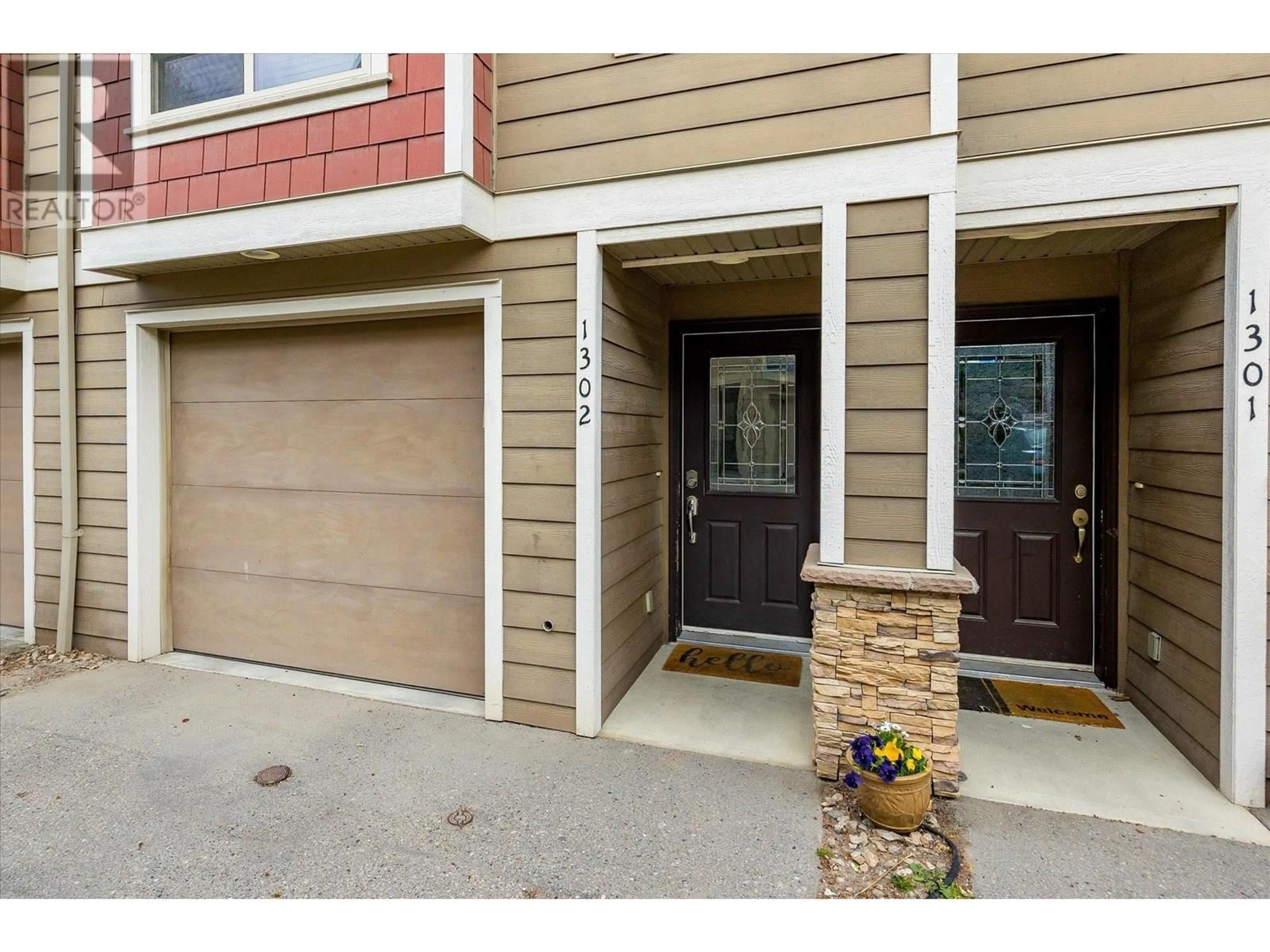 Indoor entryway for 1302 - 4900 HERITAGE DRIVE, Vernon British Columbia V1T9X1
