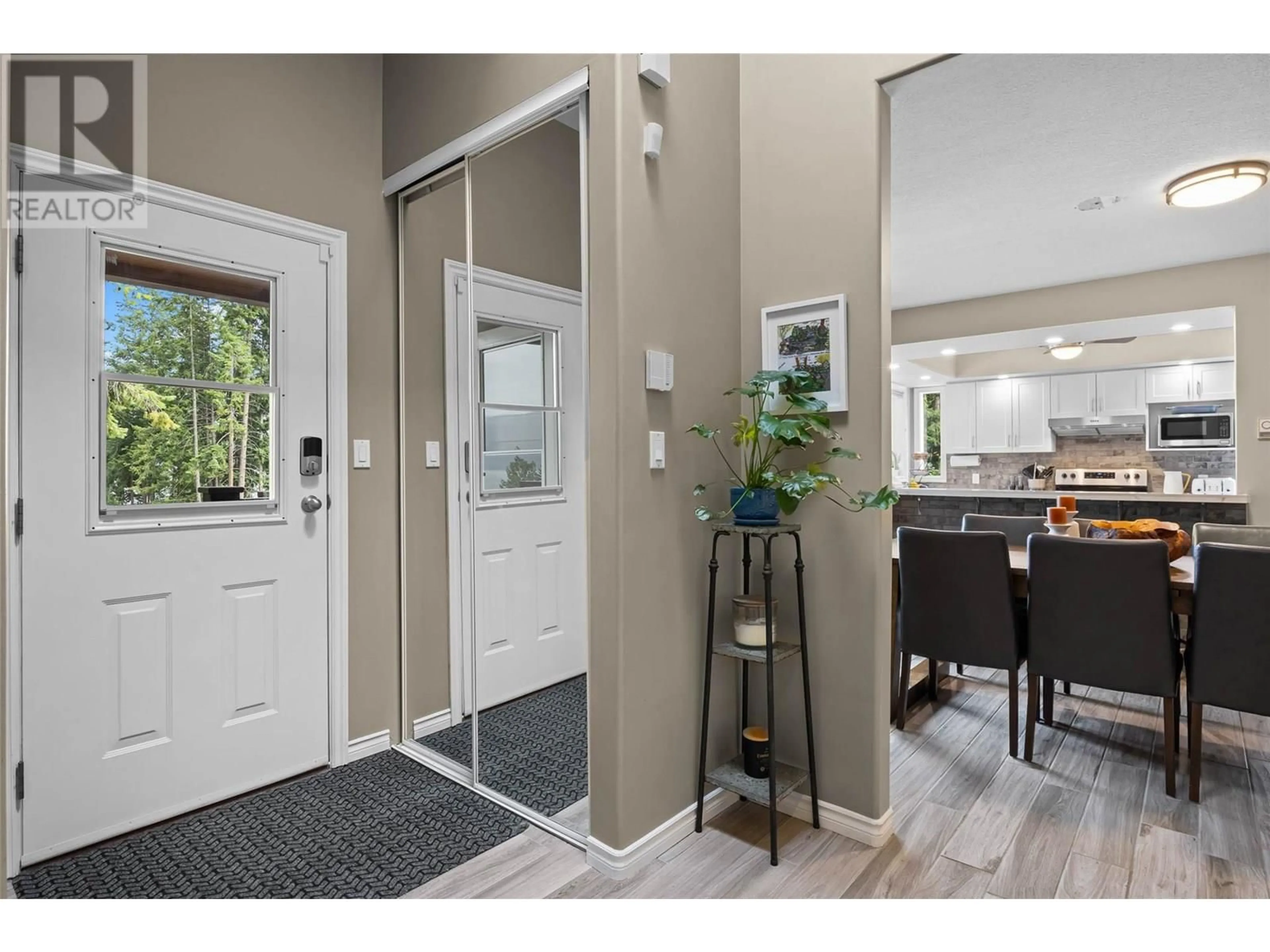Indoor entryway for 20 - 4498 SQUILAX ANGLEMONT ROAD, Scotch Creek British Columbia V0E1M5