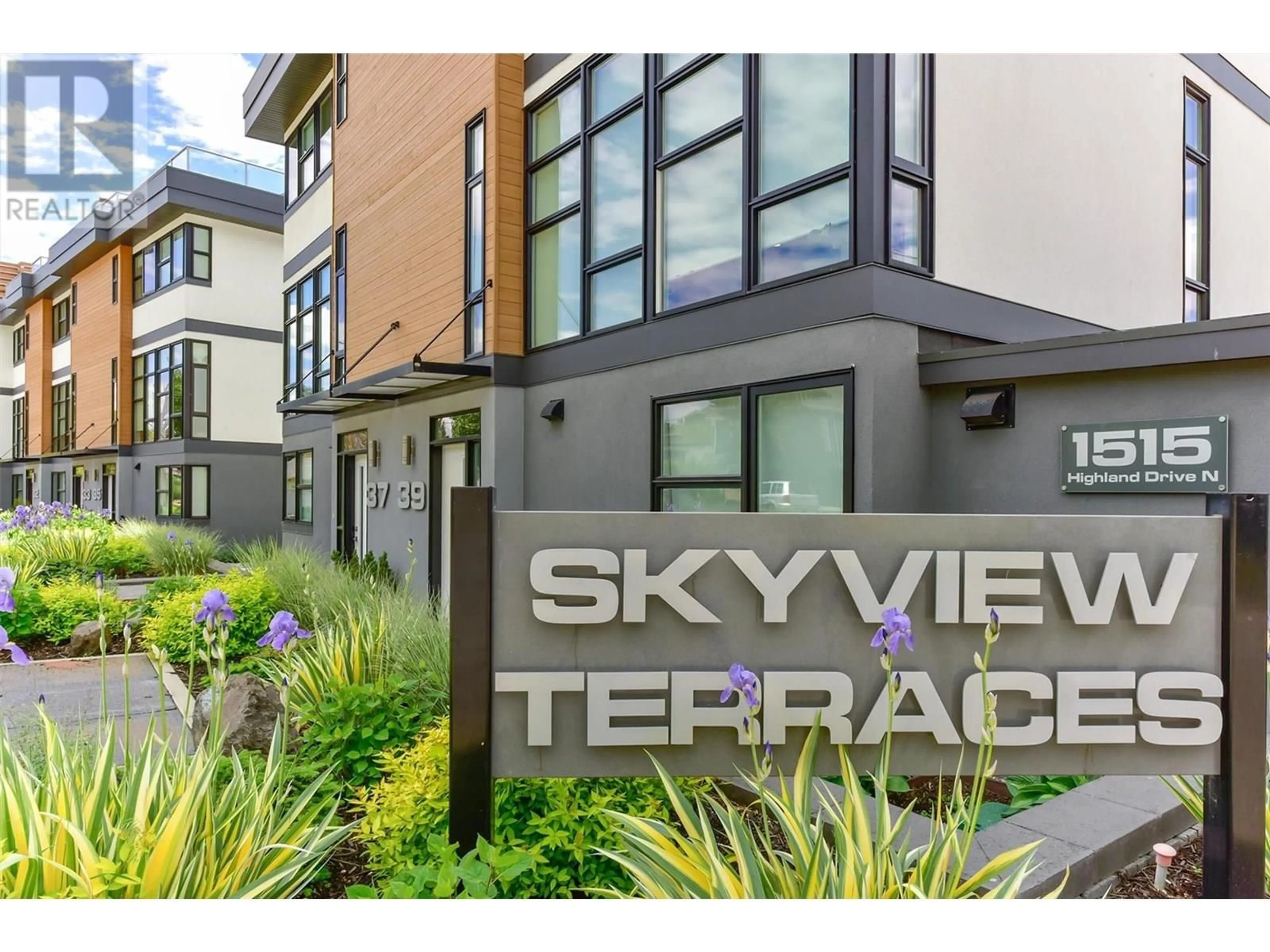 A pic from outside/outdoor area/front of a property/back of a property/a pic from drone, mountain view for 39 - 1515 HIGHLAND DRIVE NORTH, Kelowna British Columbia V1Y0C9