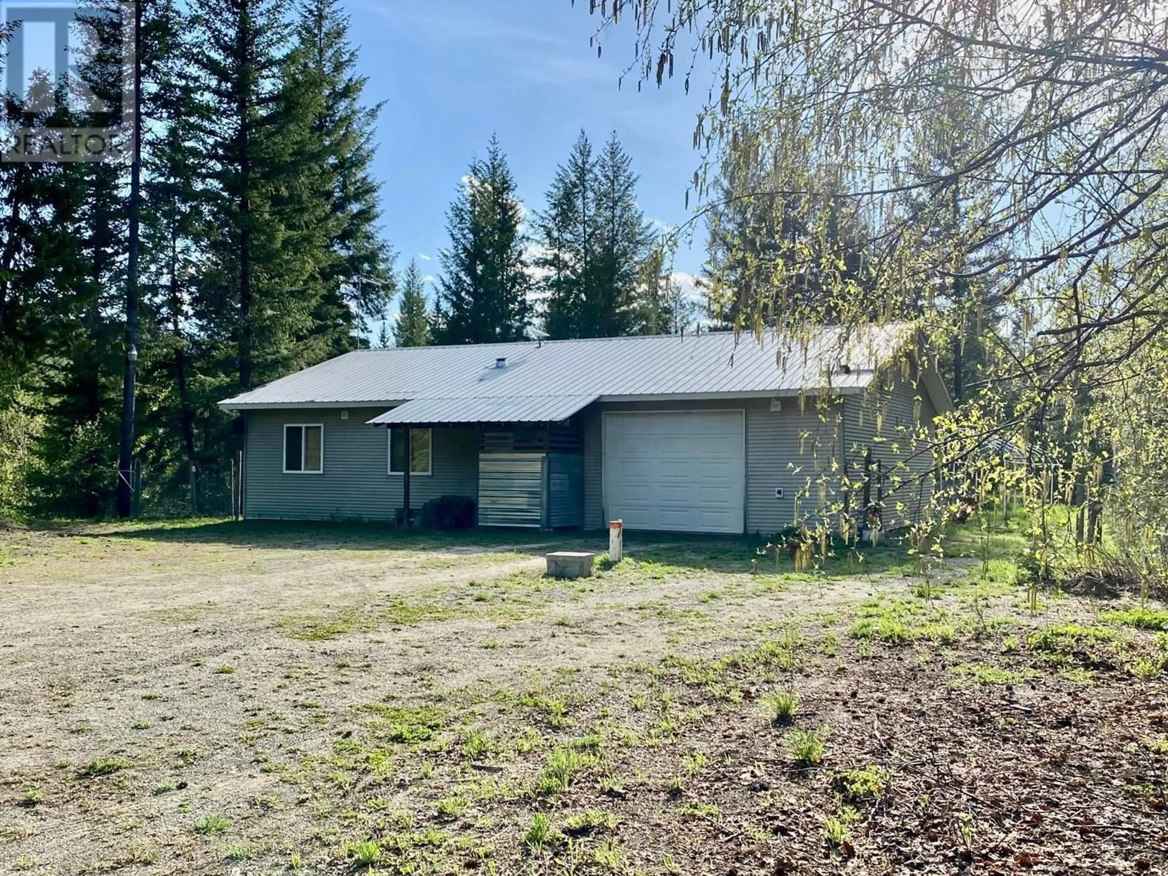 A pic from outside/outdoor area/front of a property/back of a property/a pic from drone, unknown for 3325 BARRIERE SOUTH ROAD, Barriere British Columbia V0E1E0