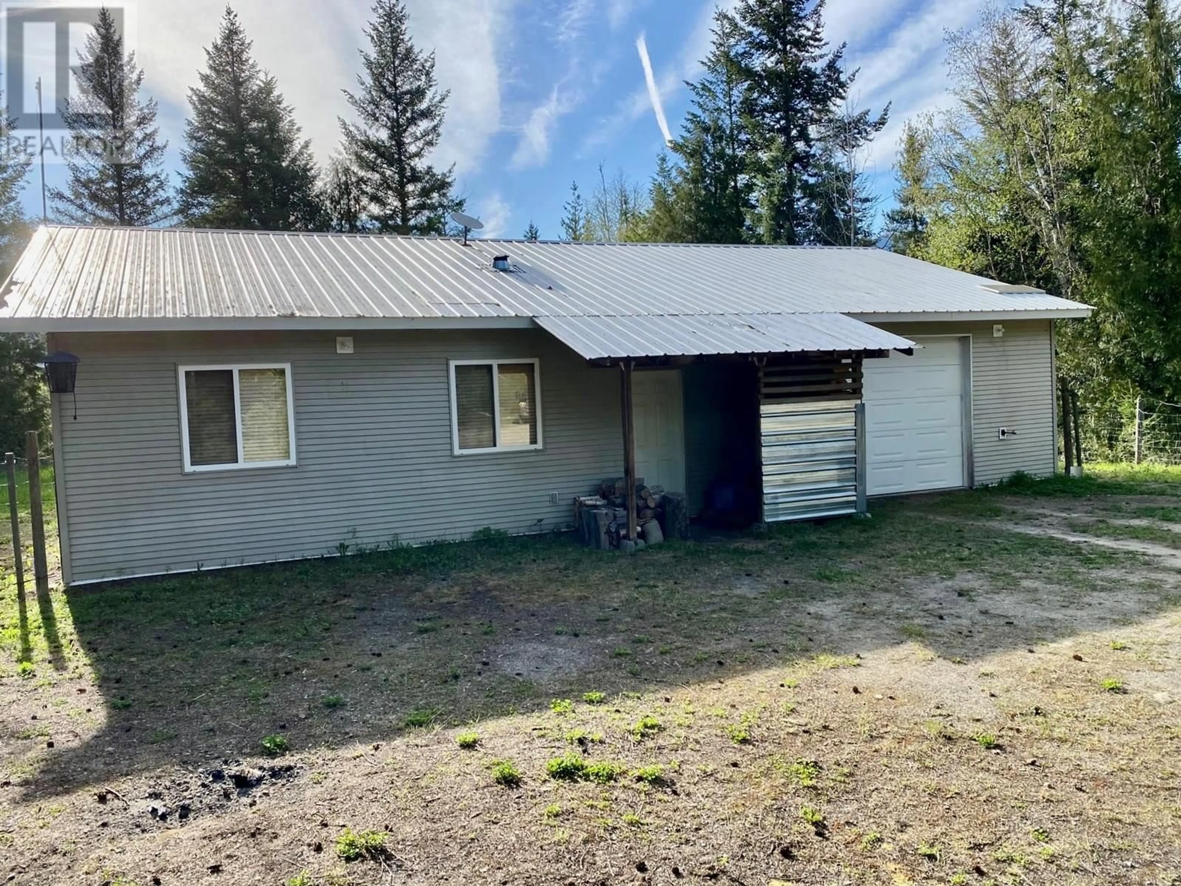 A pic from outside/outdoor area/front of a property/back of a property/a pic from drone, building for 3325 BARRIERE SOUTH ROAD, Barriere British Columbia V0E1E0