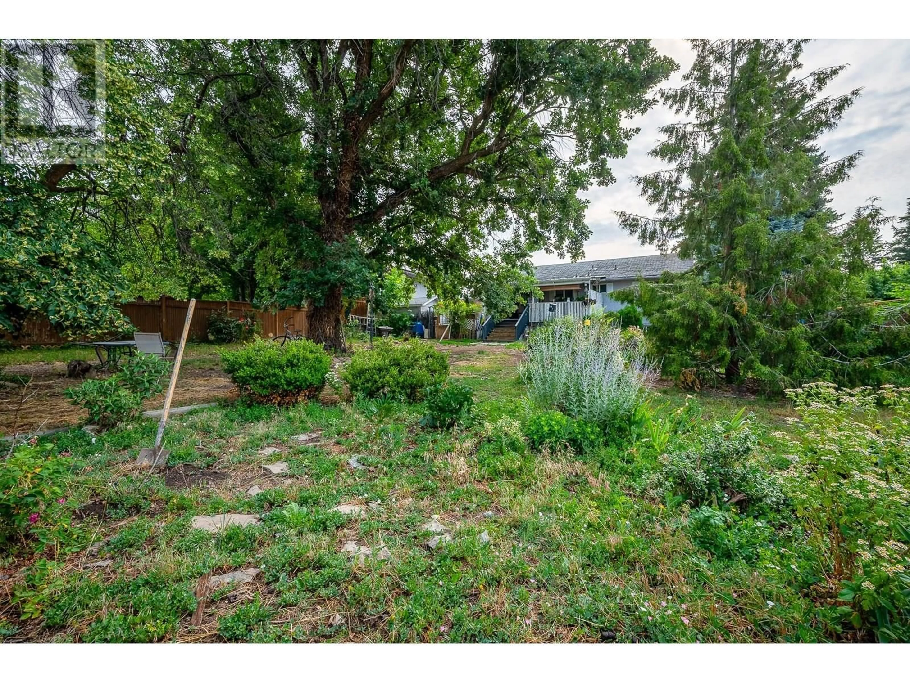 Unknown for 988 GLENGARRY STREET, Kelowna British Columbia V1Y4C8
