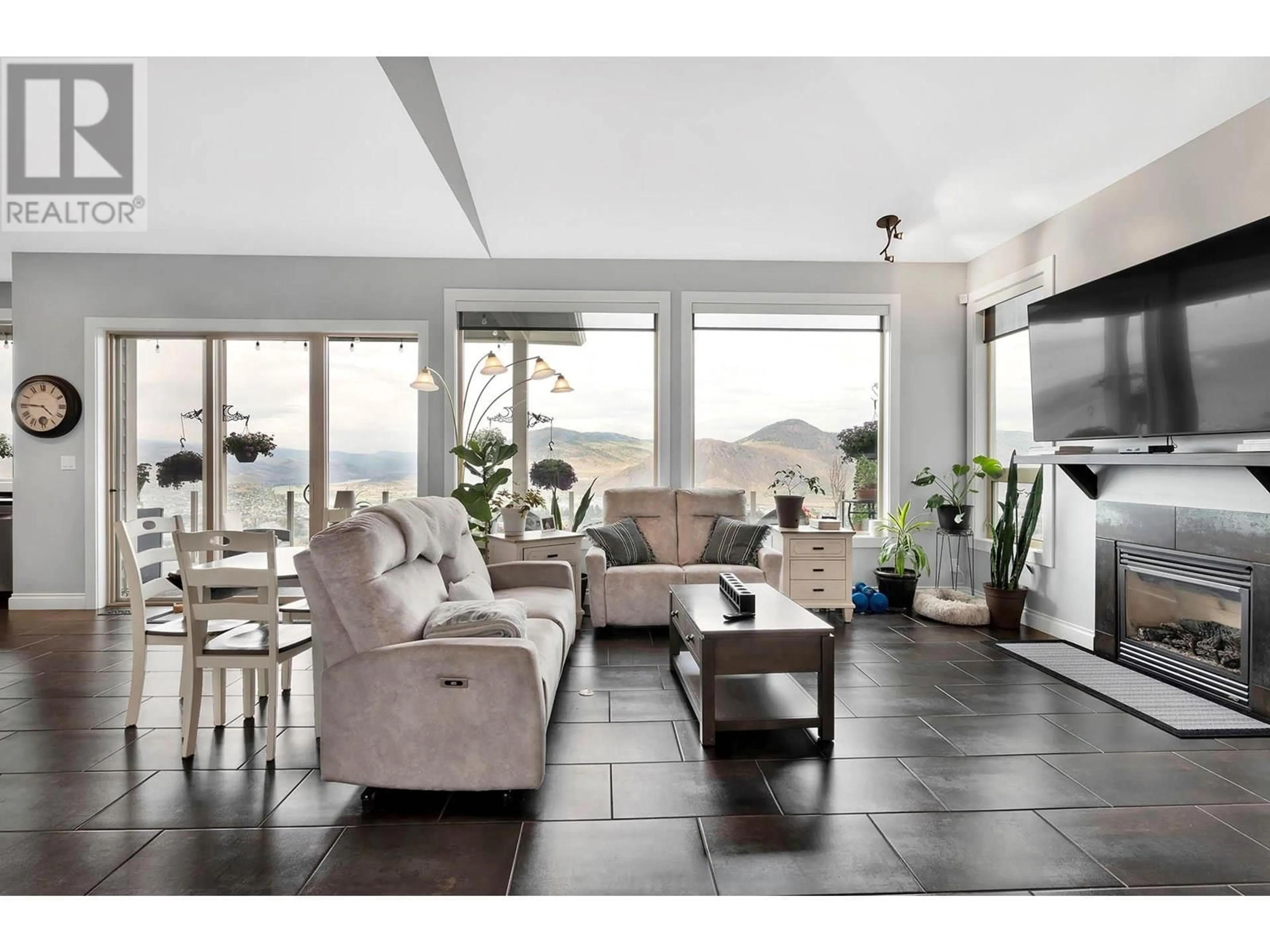 Living room with furniture, ceramic/tile floor for 16 - 460 AZURE PLACE, Kamloops British Columbia V2E0A9