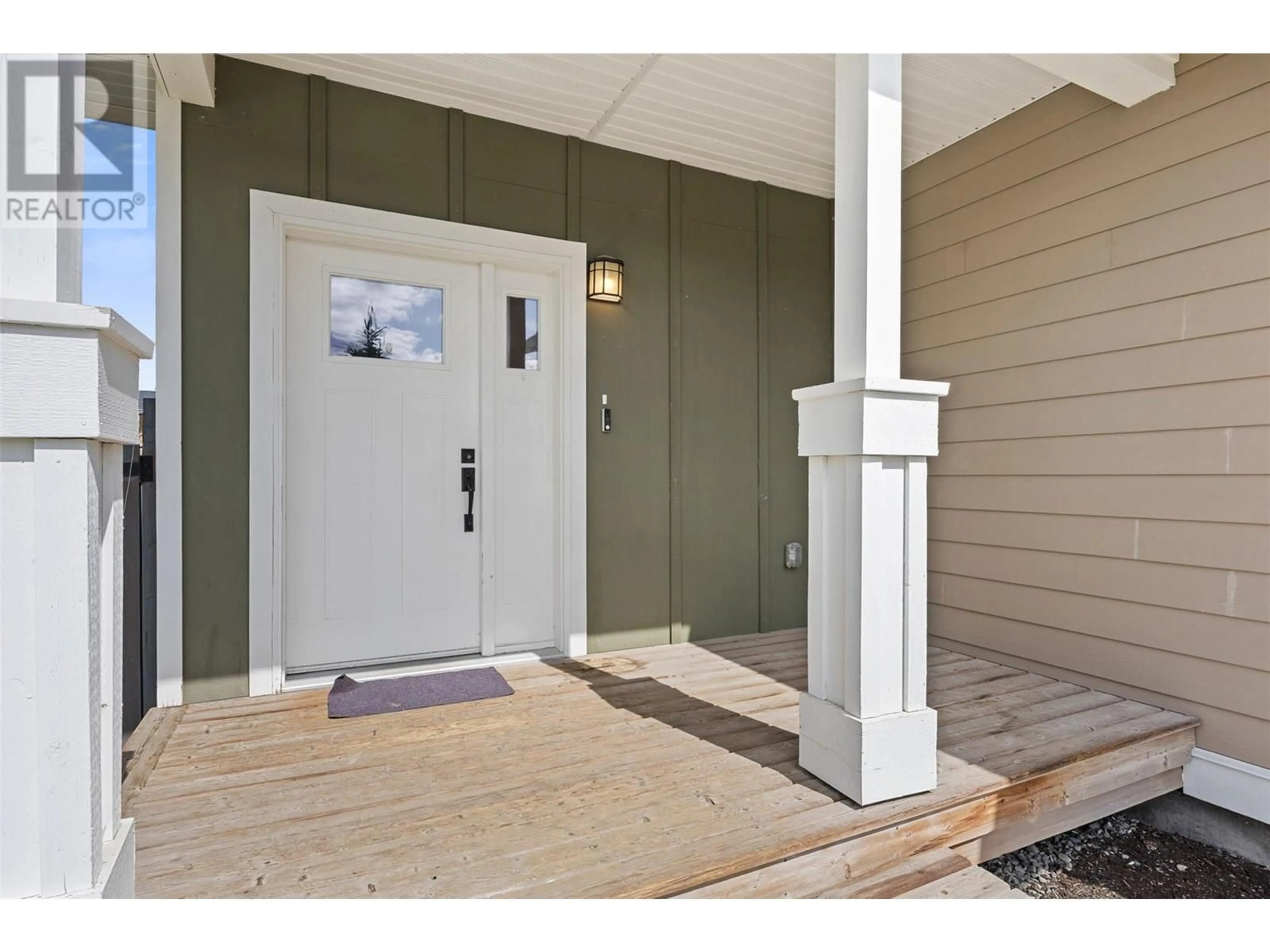 Indoor entryway for 1605 PHILLIPS STREET, Merritt British Columbia V1K0B8