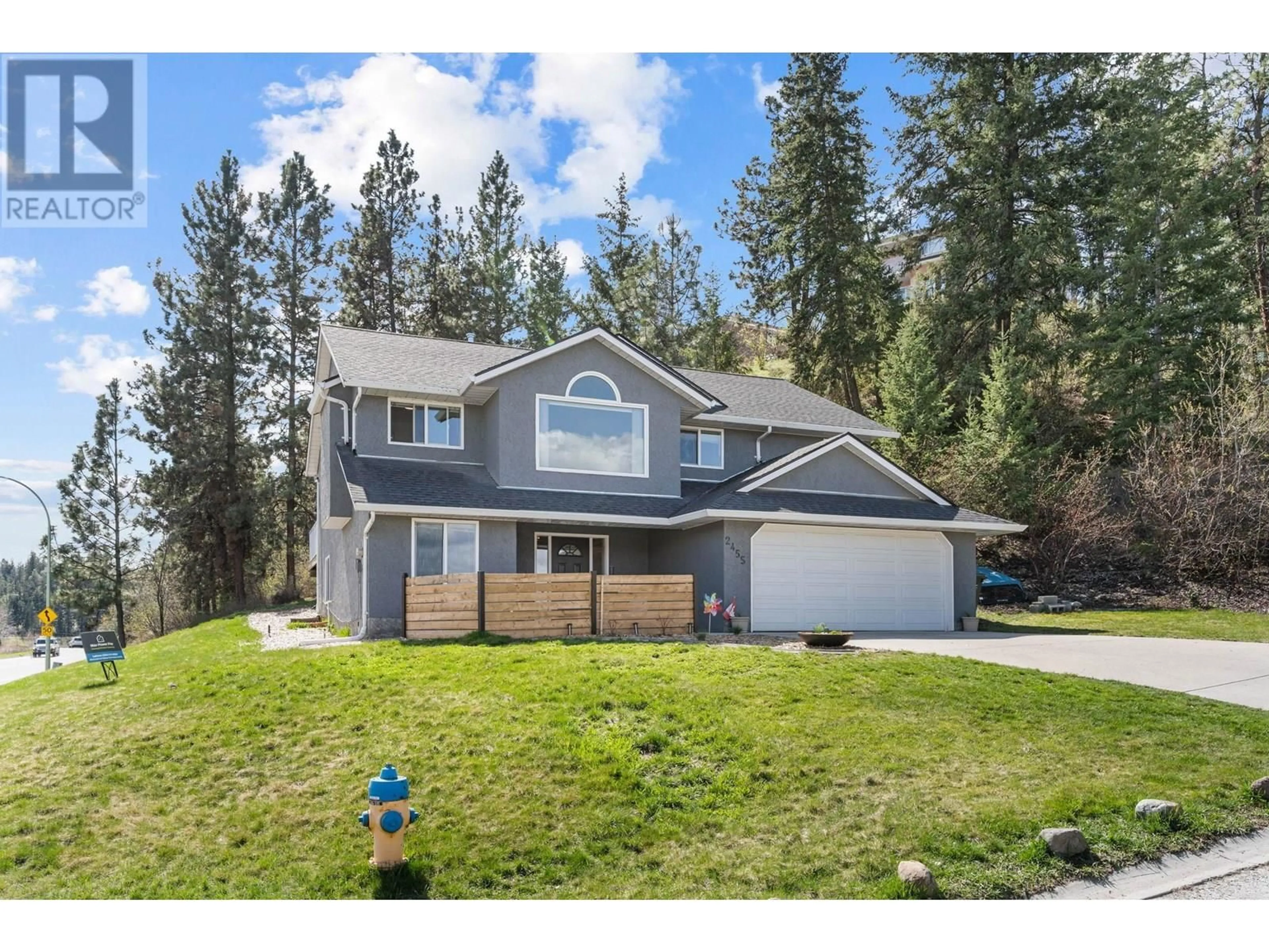 Home with vinyl exterior material, unknown for 2455 SILVER PLACE, Kelowna British Columbia V1V1M9