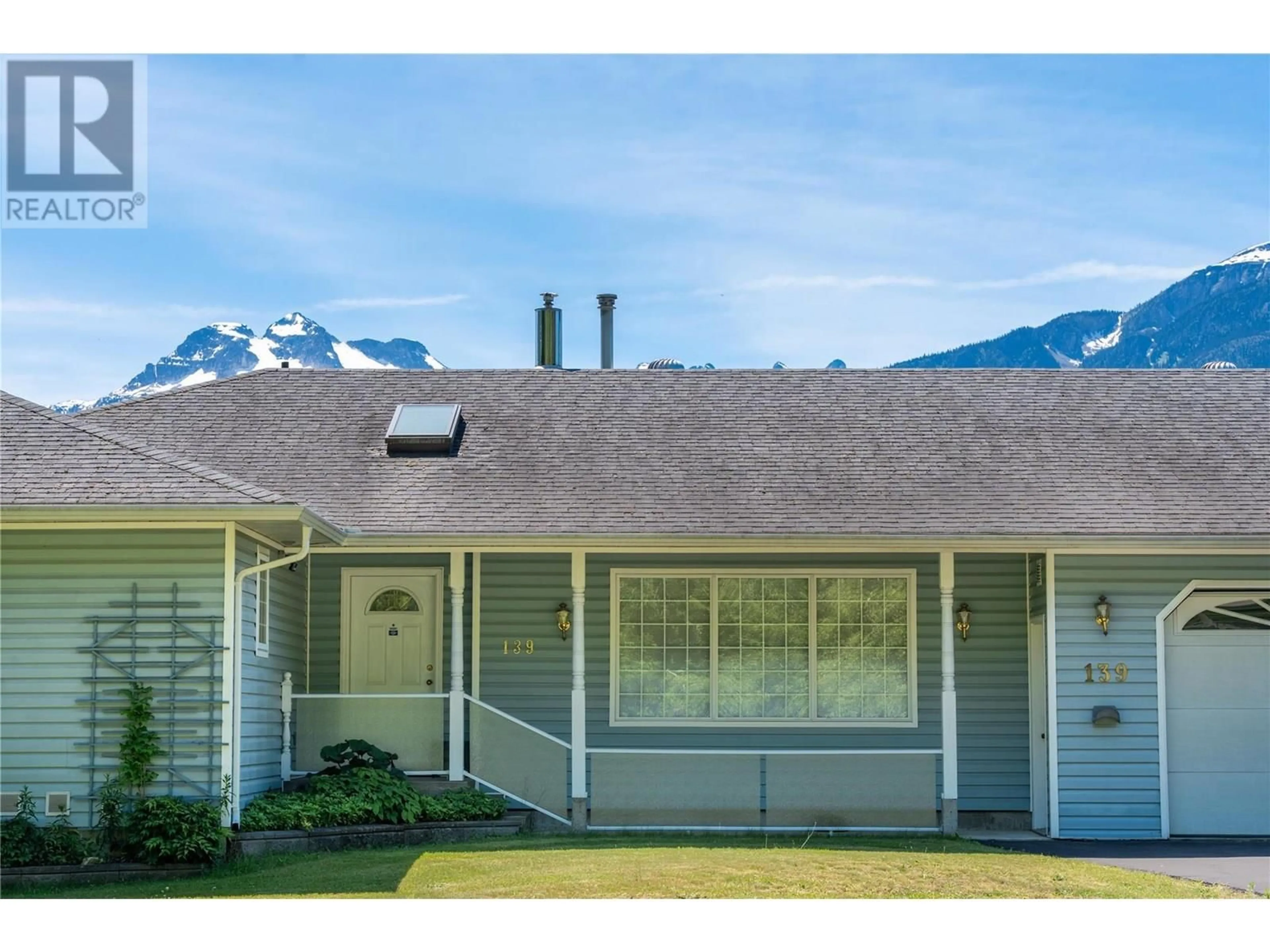 Home with vinyl exterior material, mountain view for 139 TRACK STREET STREET EAST, Revelstoke British Columbia V0E2S0