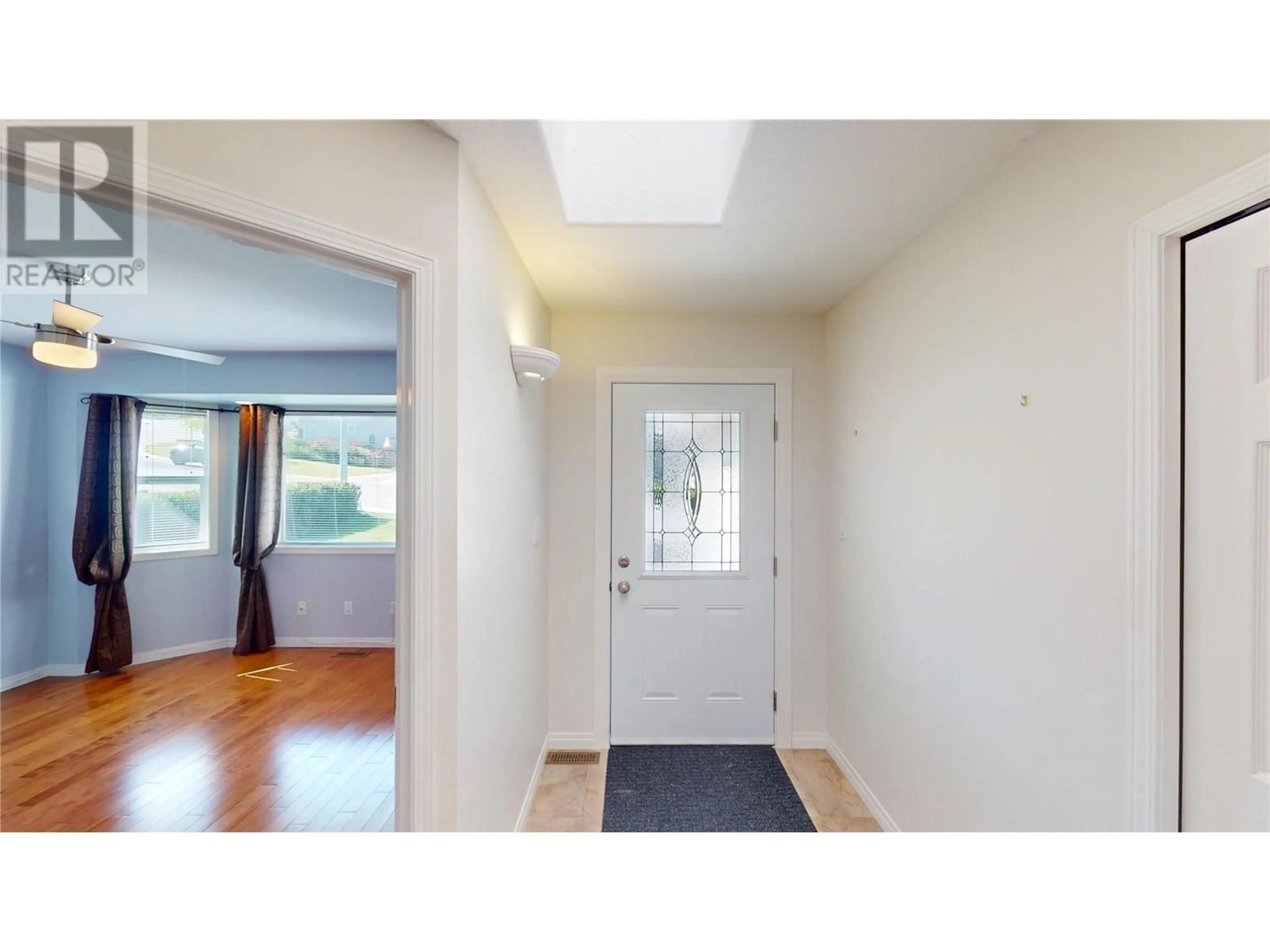 Indoor entryway for 100 16TH STREET SOUTH, Cranbrook British Columbia V1C7E8