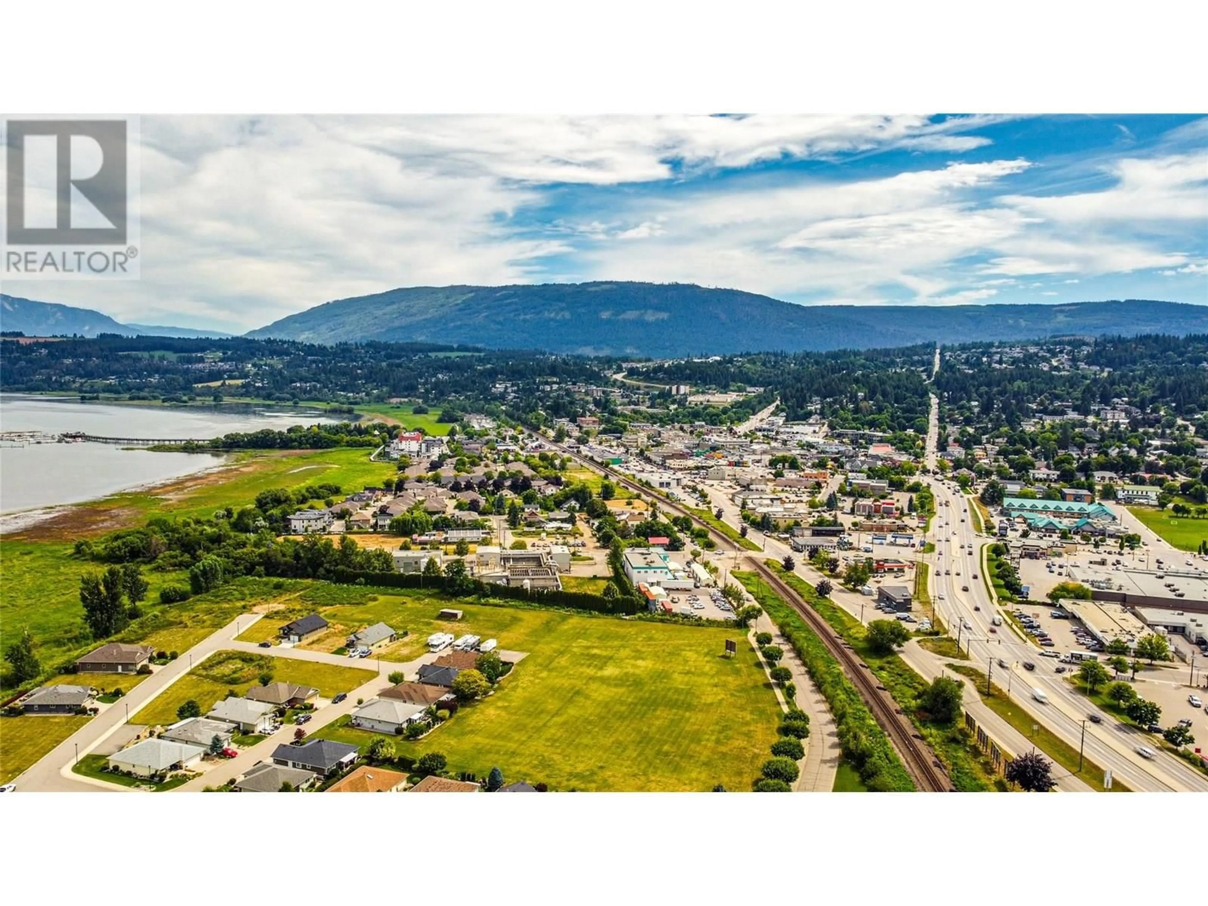 A pic from outside/outdoor area/front of a property/back of a property/a pic from drone, mountain view for 20 - 601 BEATTY AVENUE NORTHWEST, Salmon Arm British Columbia V1E3J6