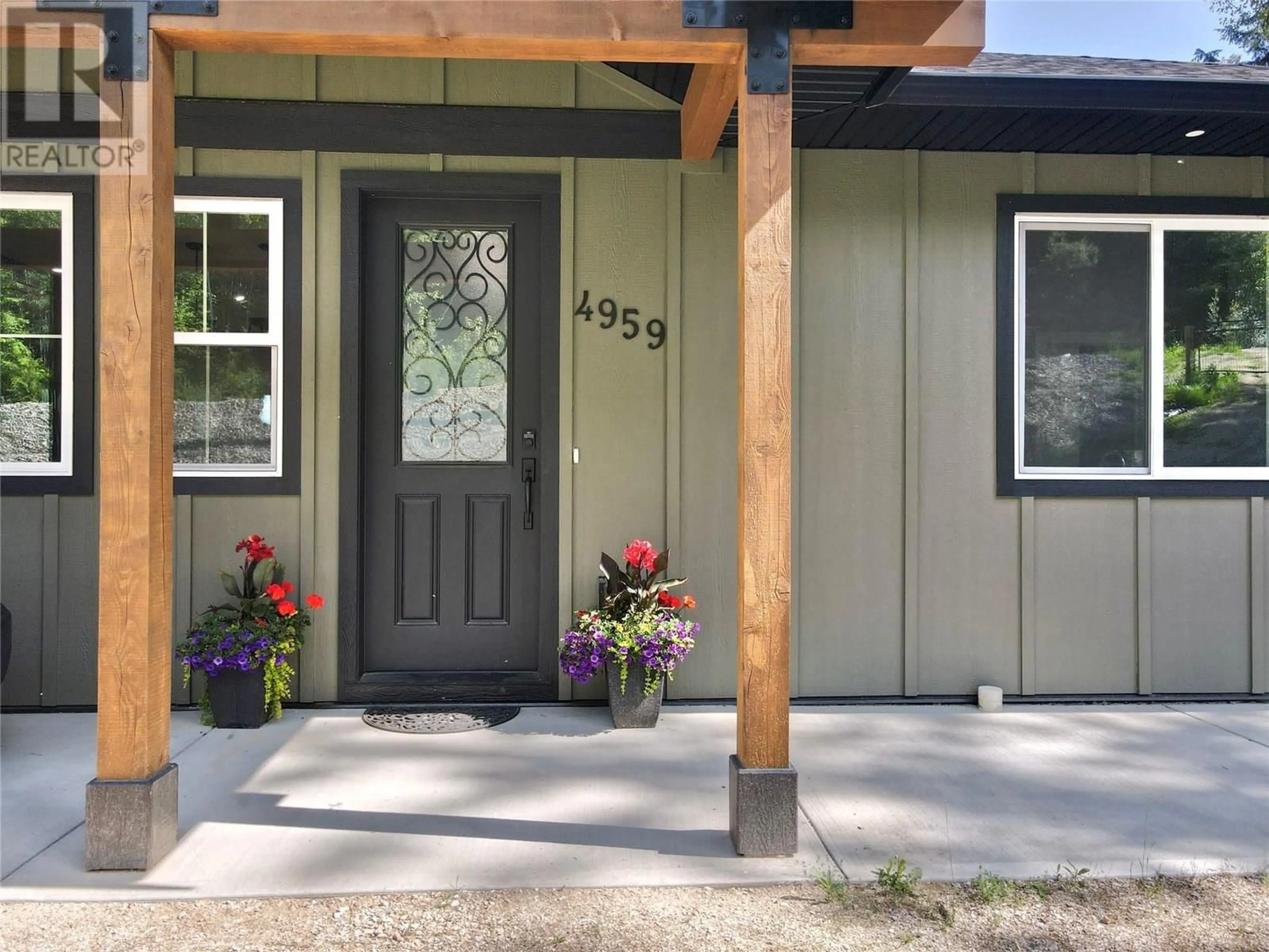 Indoor entryway for 4959 IVY ROAD, Eagle Bay British Columbia V0E1T0