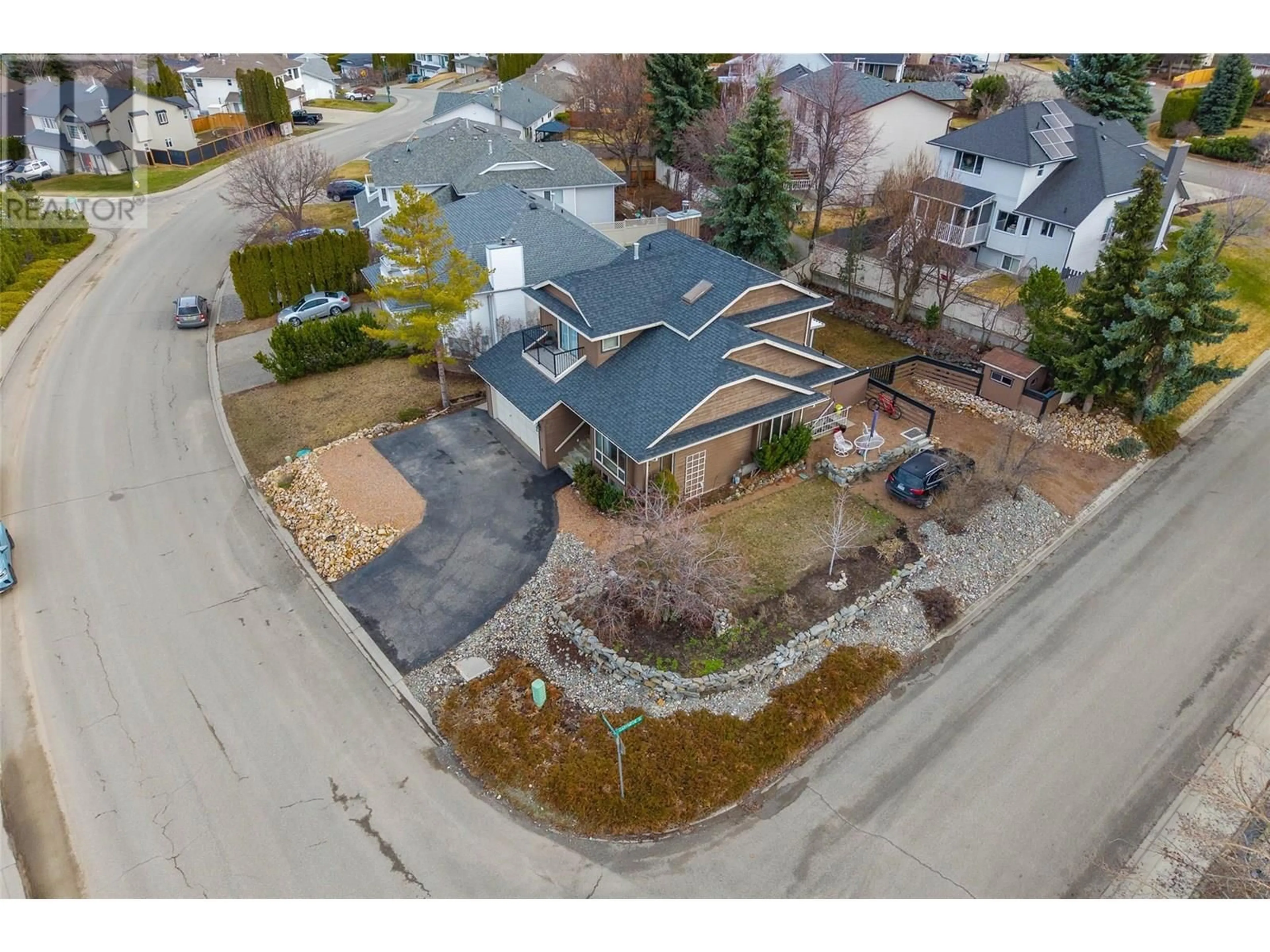 A pic from outside/outdoor area/front of a property/back of a property/a pic from drone, street for 2257 GARYMEDE DRIVE, Kamloops British Columbia V1S1P3