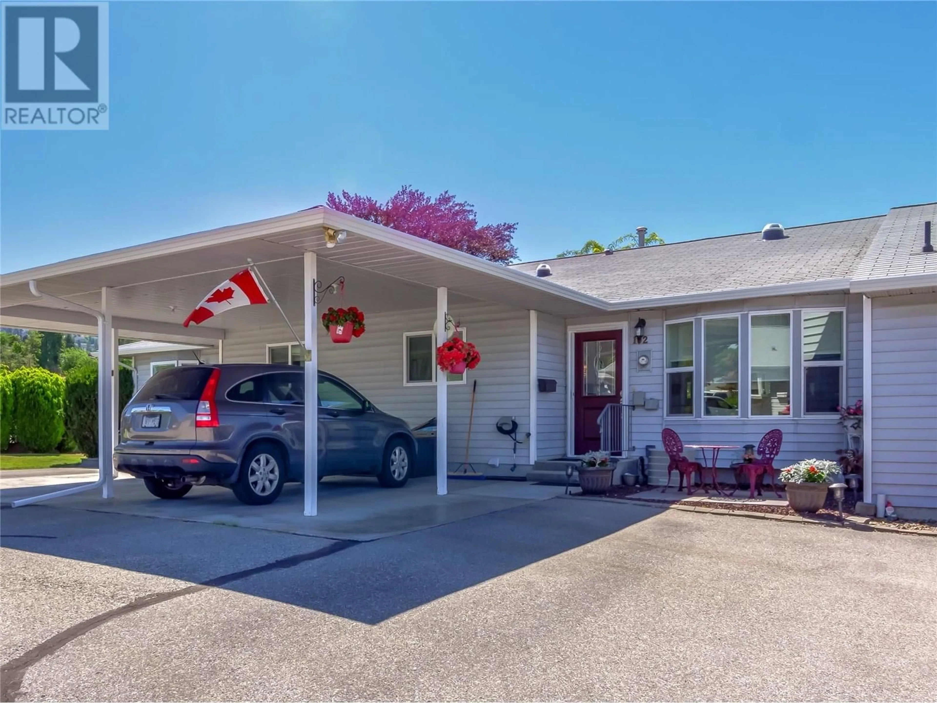 Home with vinyl exterior material, street for 102 - 2445 SOUTH MAIN STREET, Penticton British Columbia V2A5J1