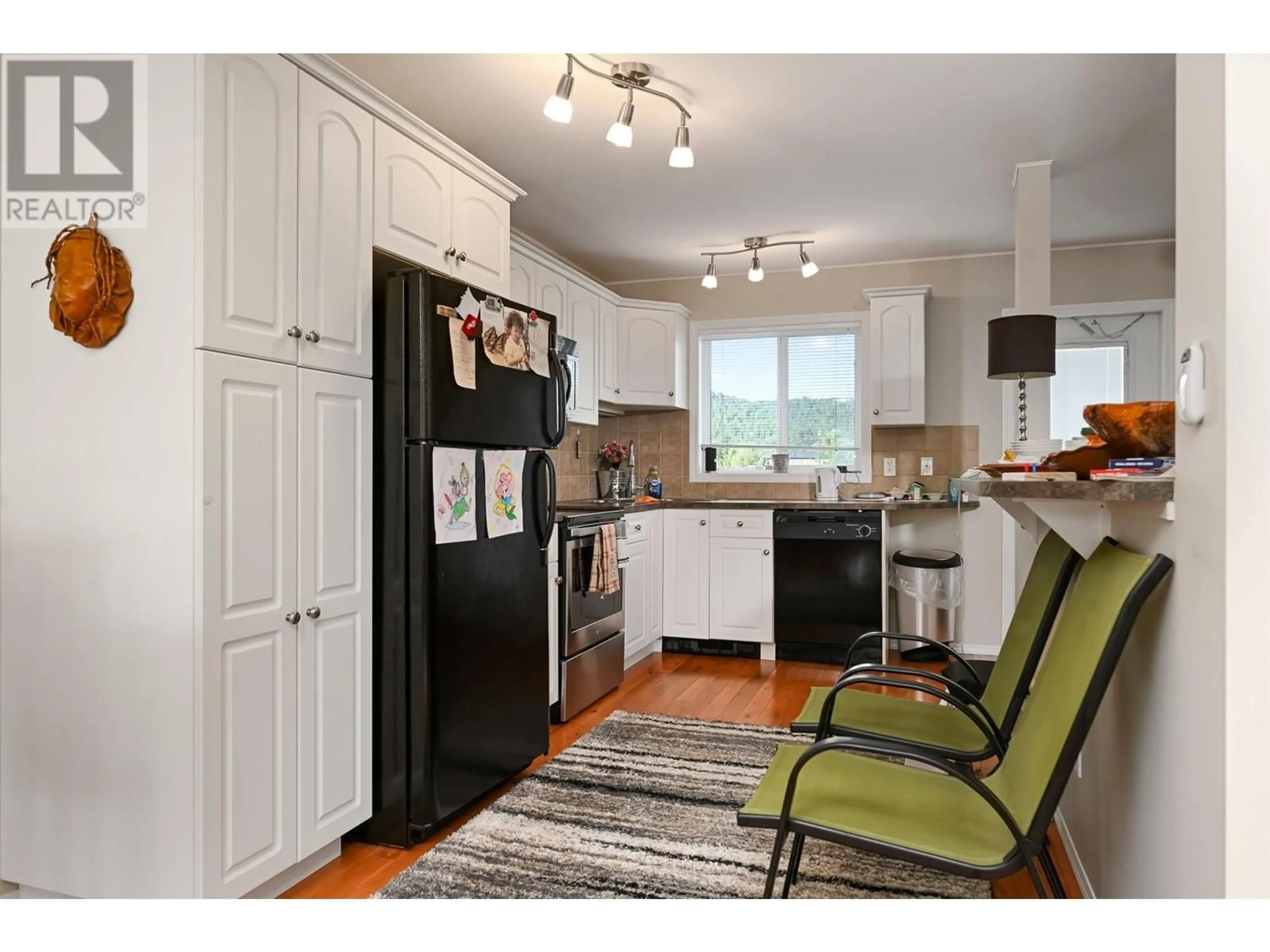 Open concept kitchen, unknown for 8902 DOHERTY STREET, Canal Flats British Columbia V0B1B0