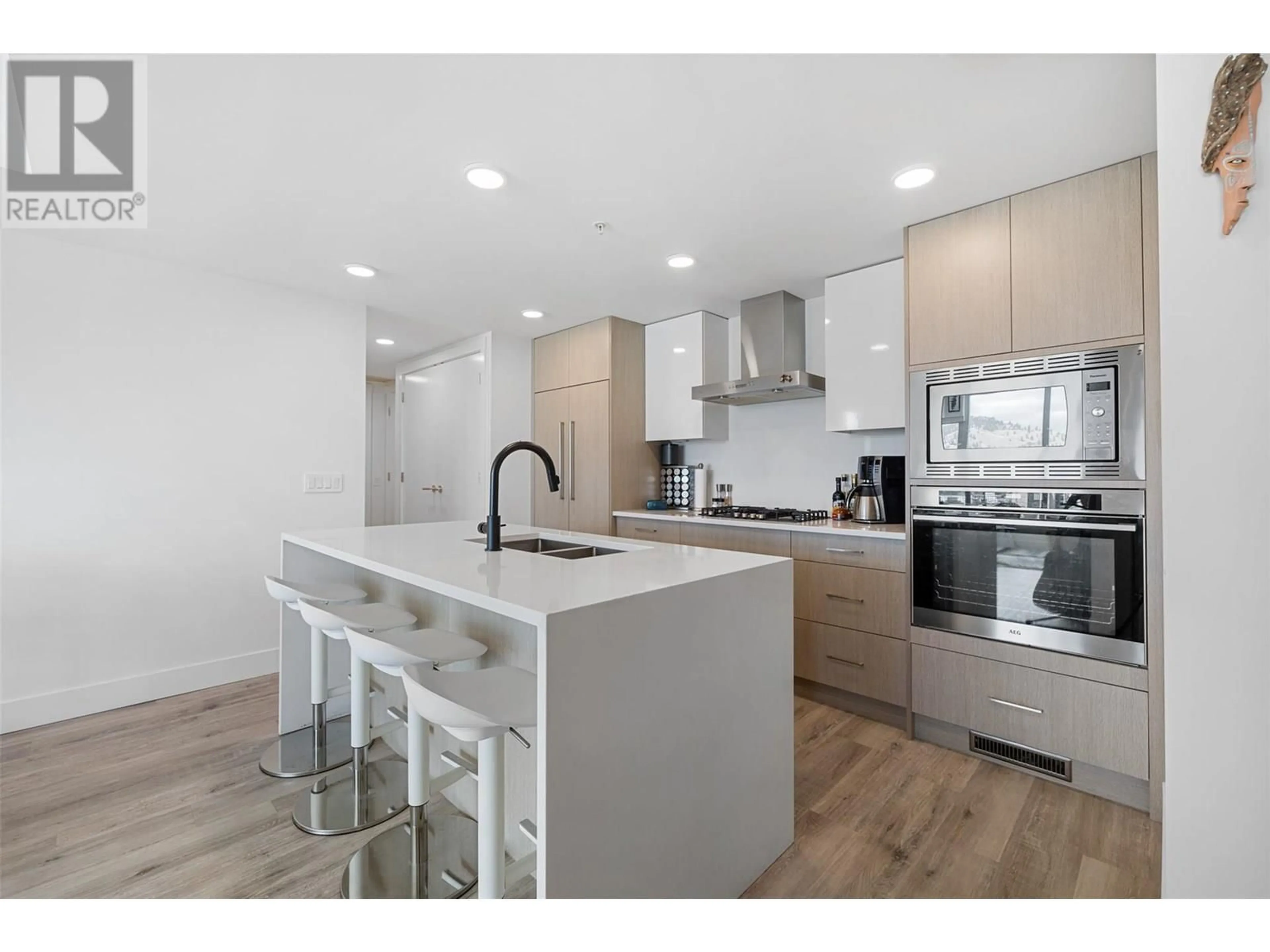 Open concept kitchen, unknown for 1601 - 1588 ELLIS STREET, Kelowna British Columbia V1Y0H1