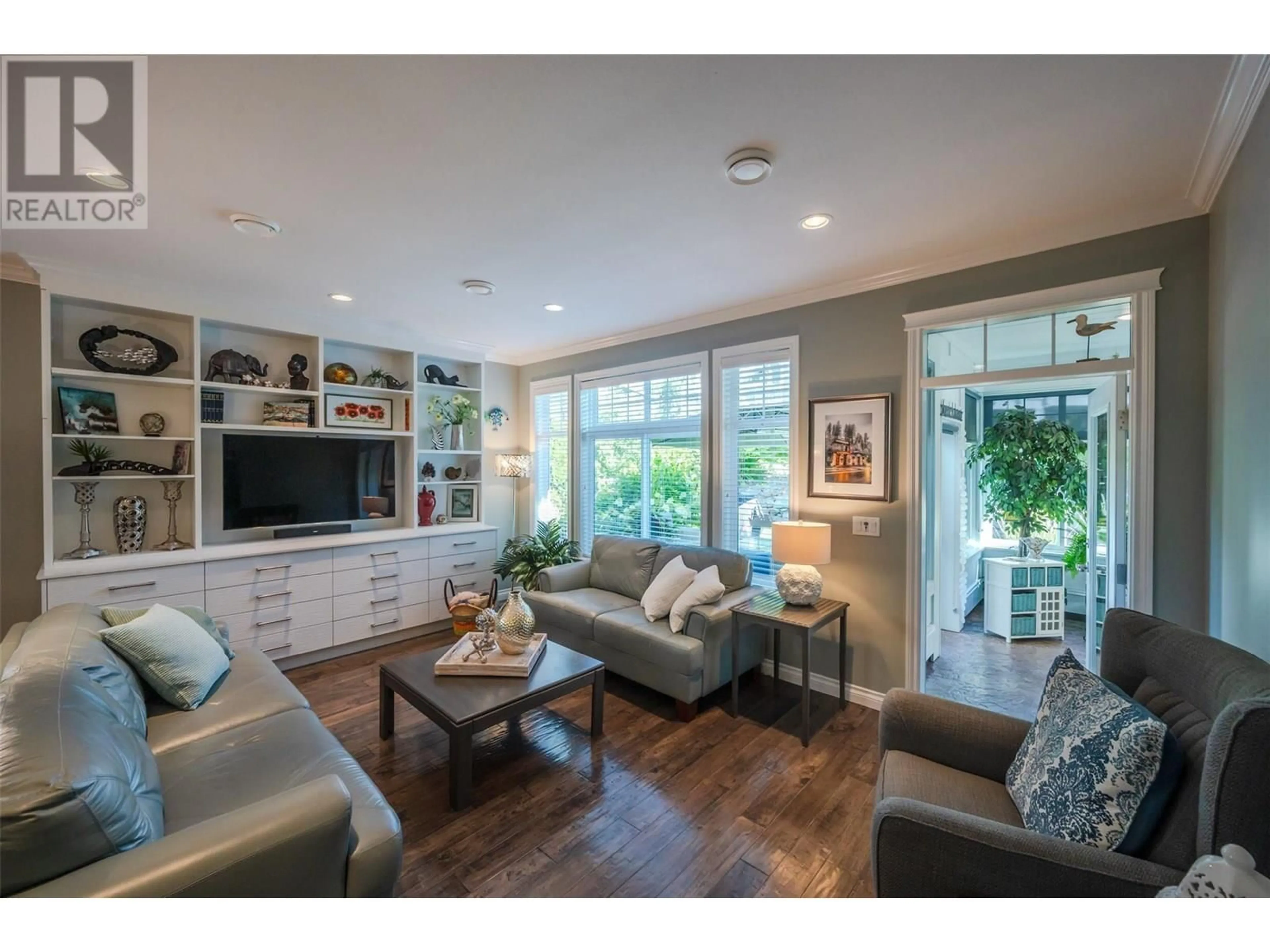 Living room with furniture, wood/laminate floor for 94 - 2450 RADIO TOWER ROAD, Oliver British Columbia V0H1T1