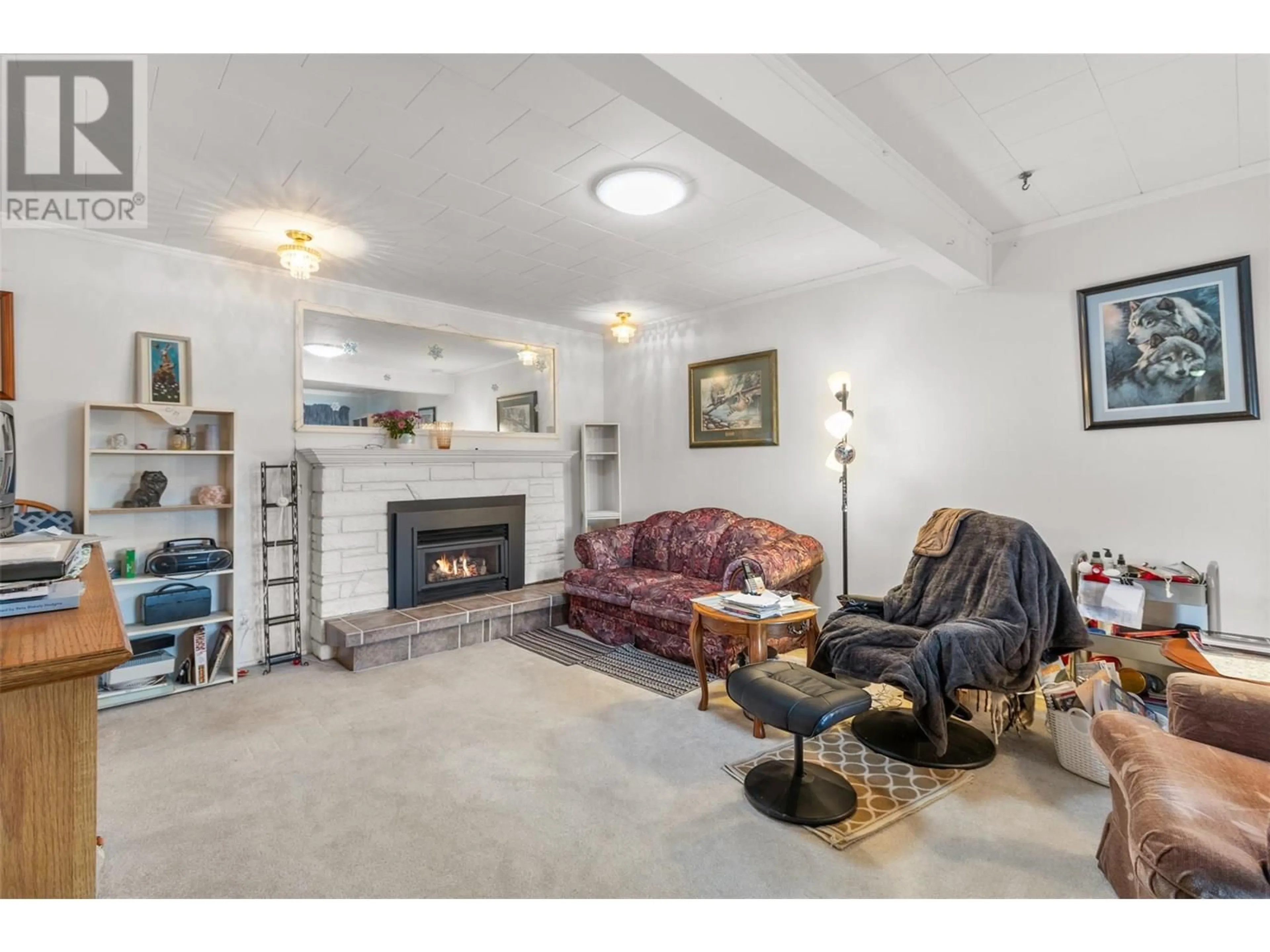 Living room with furniture, unknown for 957 NEWTON STREET, Kamloops British Columbia V2B5J3