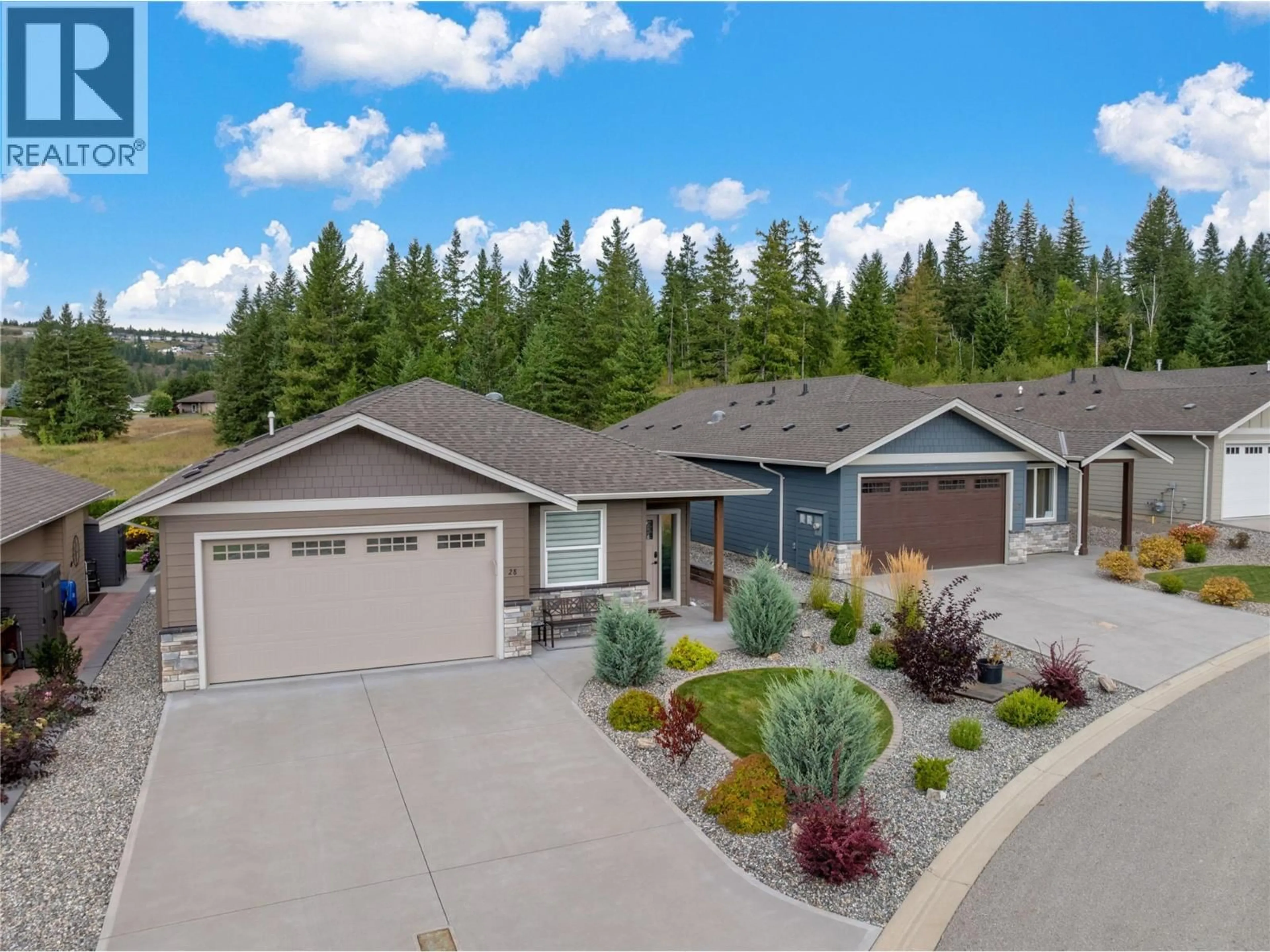 A pic from outside/outdoor area/front of a property/back of a property/a pic from drone, street for 28 - 2715 GOLF COURSE DRIVE, Blind Bay British Columbia V0E1H1