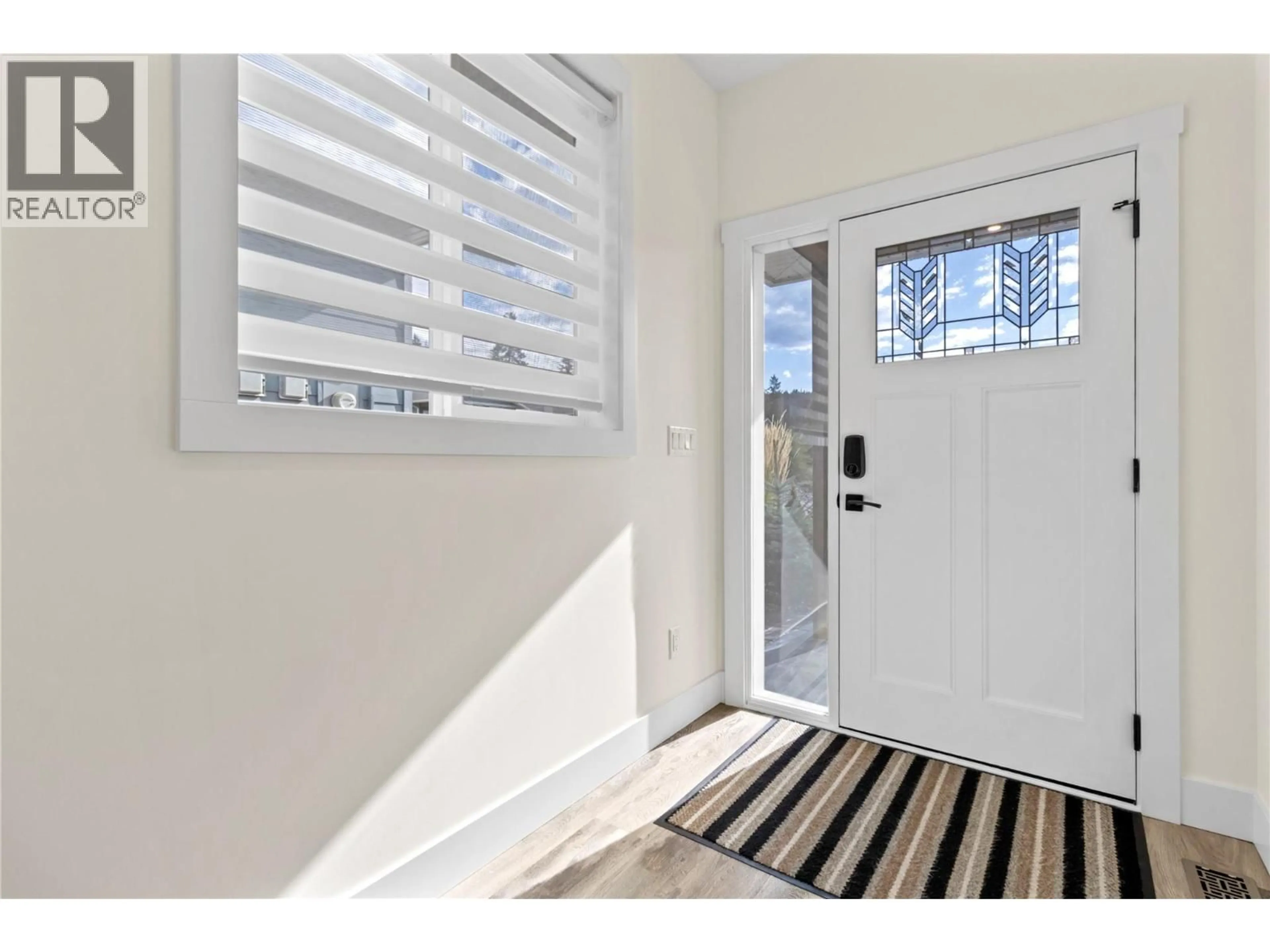 Indoor entryway for 28 - 2715 GOLF COURSE DRIVE, Blind Bay British Columbia V0E1H1