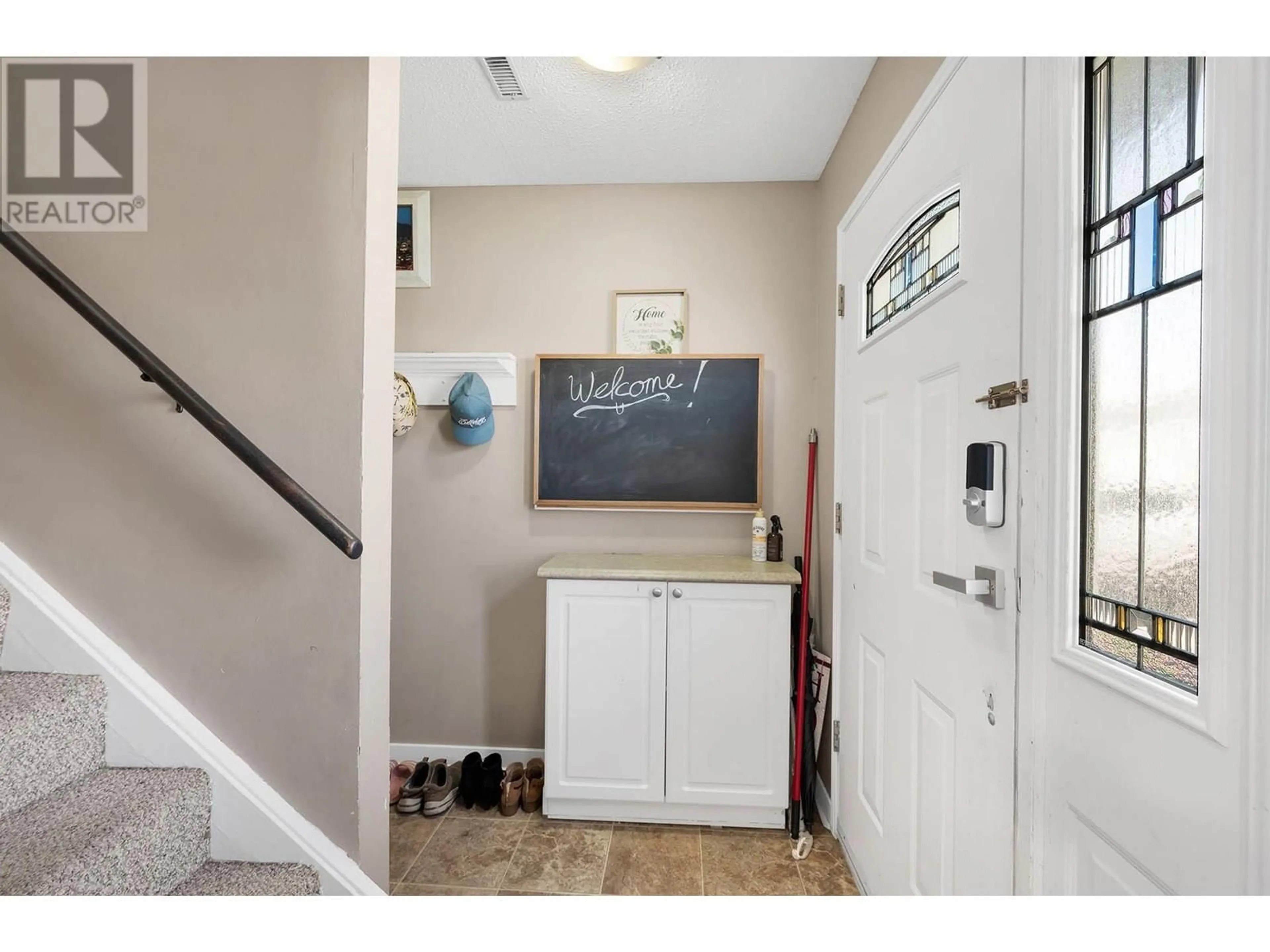 Indoor entryway for 28 - 800 VALHALLA DRIVE, Kamloops British Columbia V2B1R8