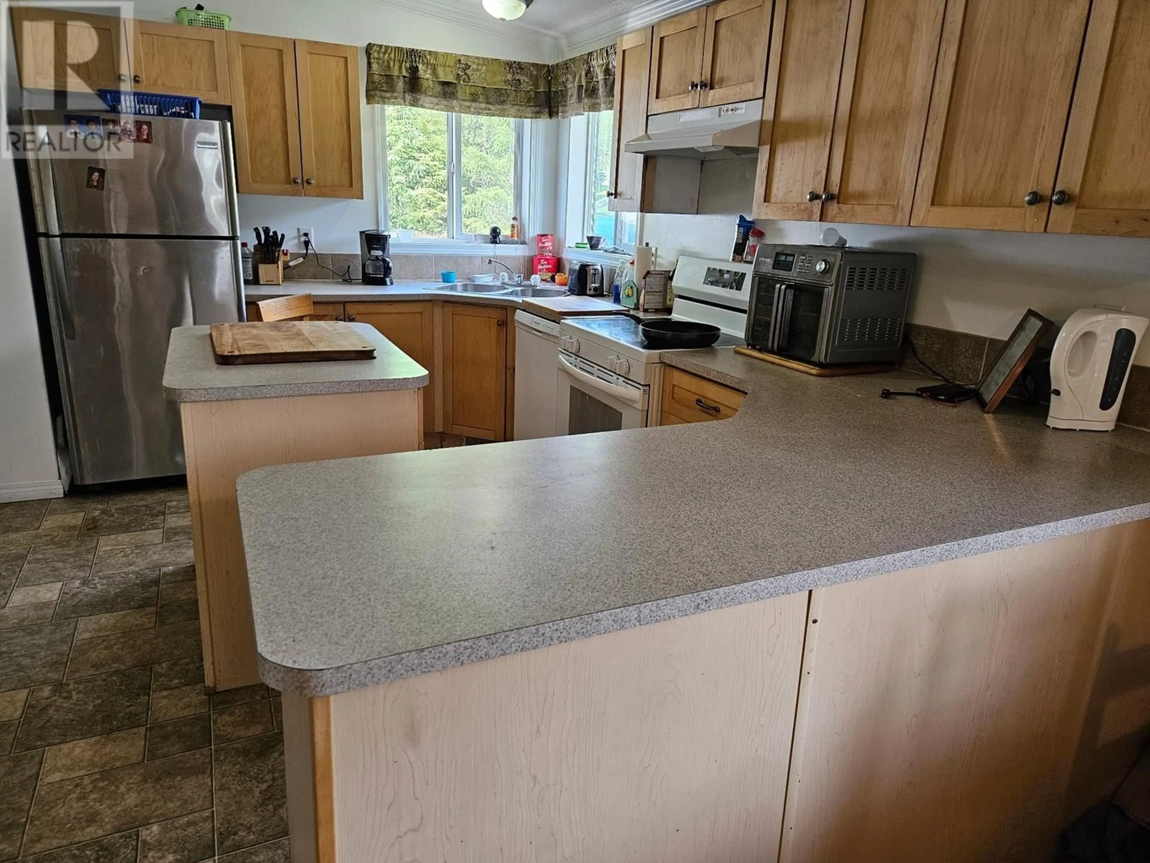 Unknown for 589 FAWN ROAD, 100 Mile House British Columbia V0E1N1