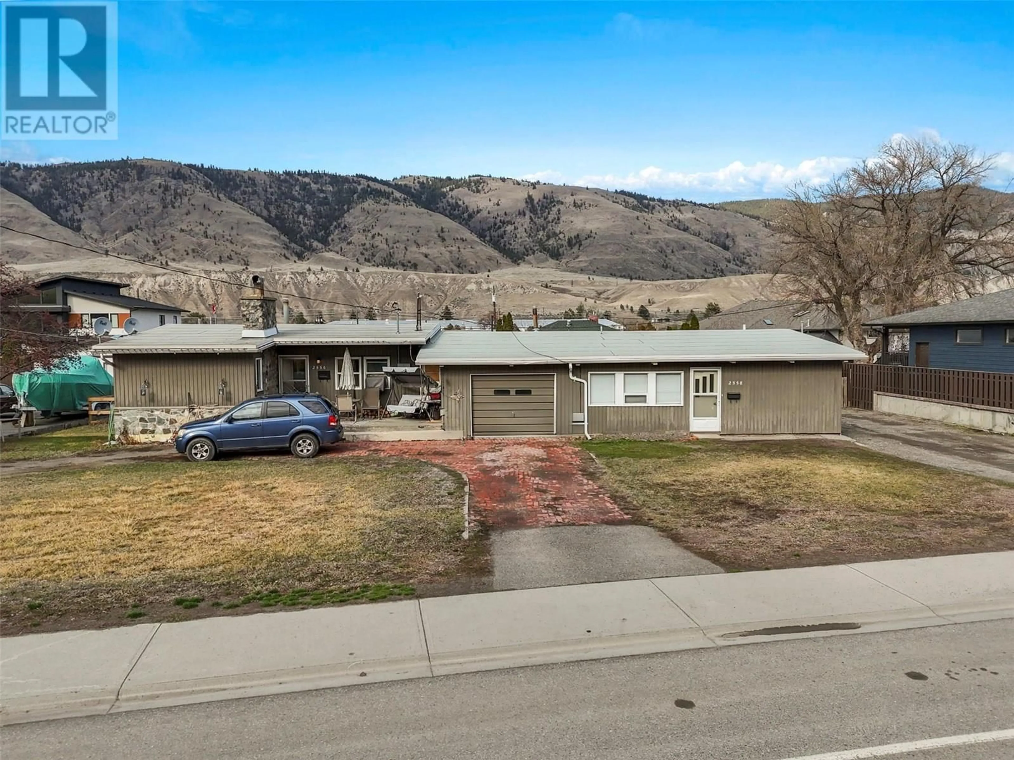 A pic from outside/outdoor area/front of a property/back of a property/a pic from drone, mountain view for VALLEYVIEW DRIVE, Kamloops British Columbia V2C4E5