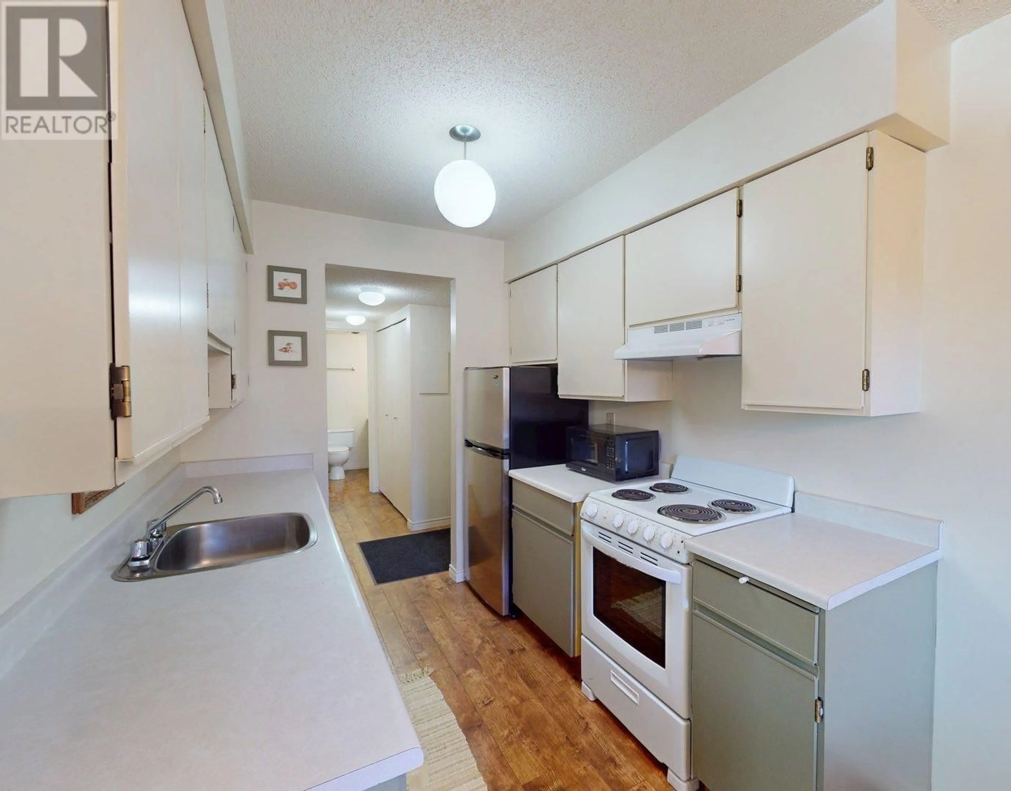 Standard kitchen, unknown for 109A 1335 ALPINE DRIVE, Elkford British Columbia V0B1H0