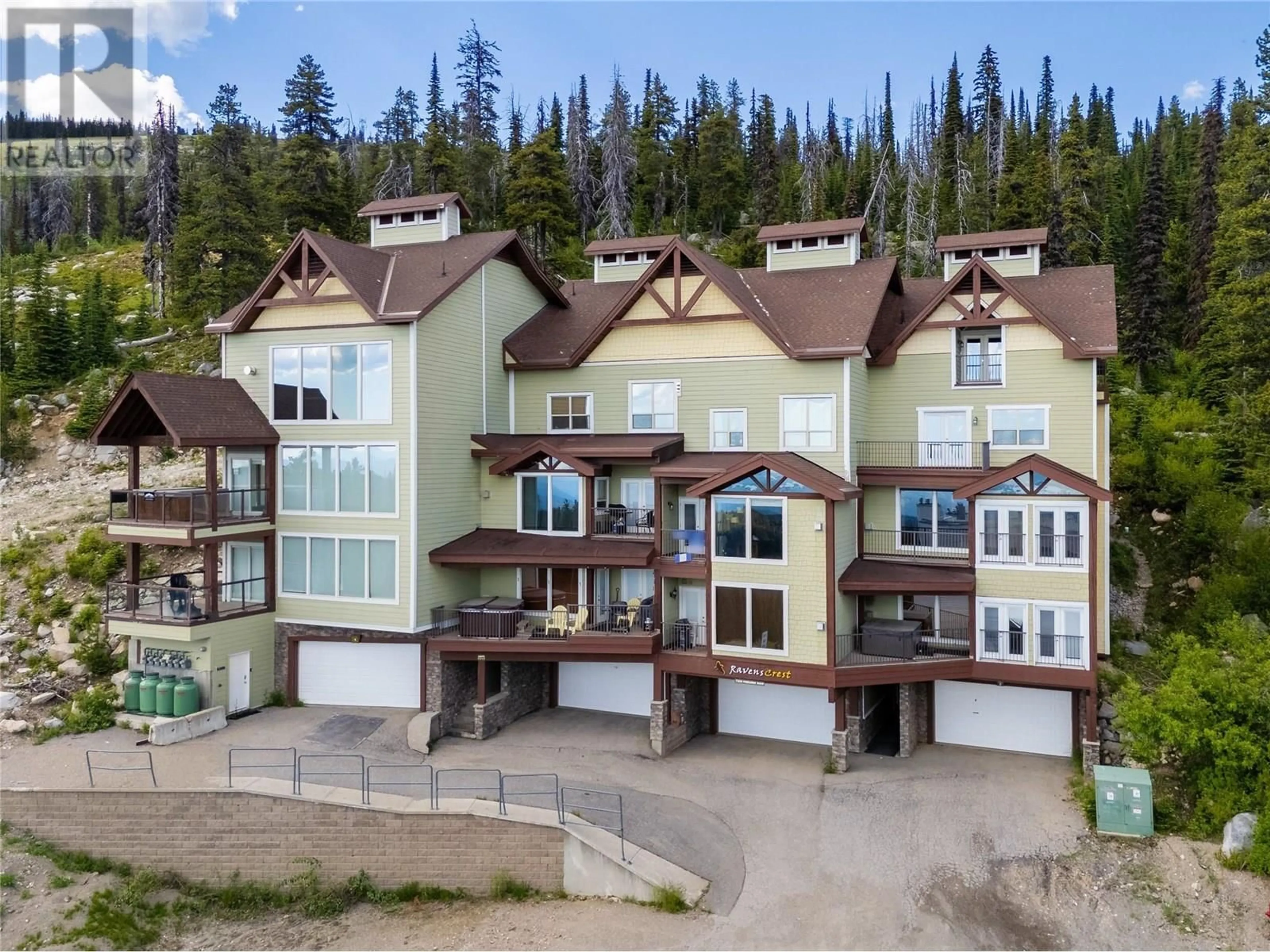 A pic from outside/outdoor area/front of a property/back of a property/a pic from drone, mountain view for 7 - 7360 PORCUPINE ROAD, Big White British Columbia V1P1P3