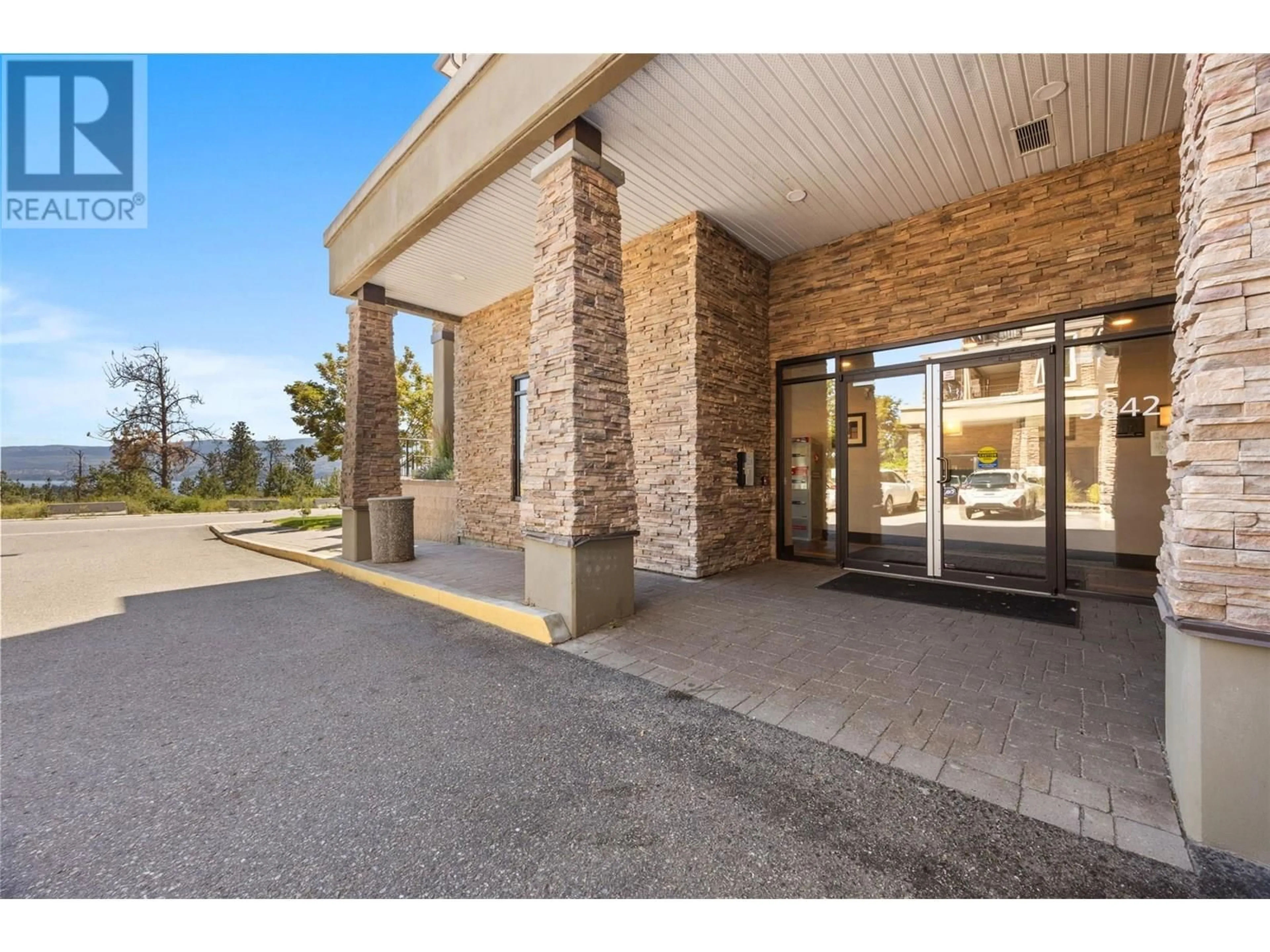 Indoor foyer for 4304 - 3842 OLD OKANAGAN HIGHWAY, West Kelowna British Columbia V4T3G7
