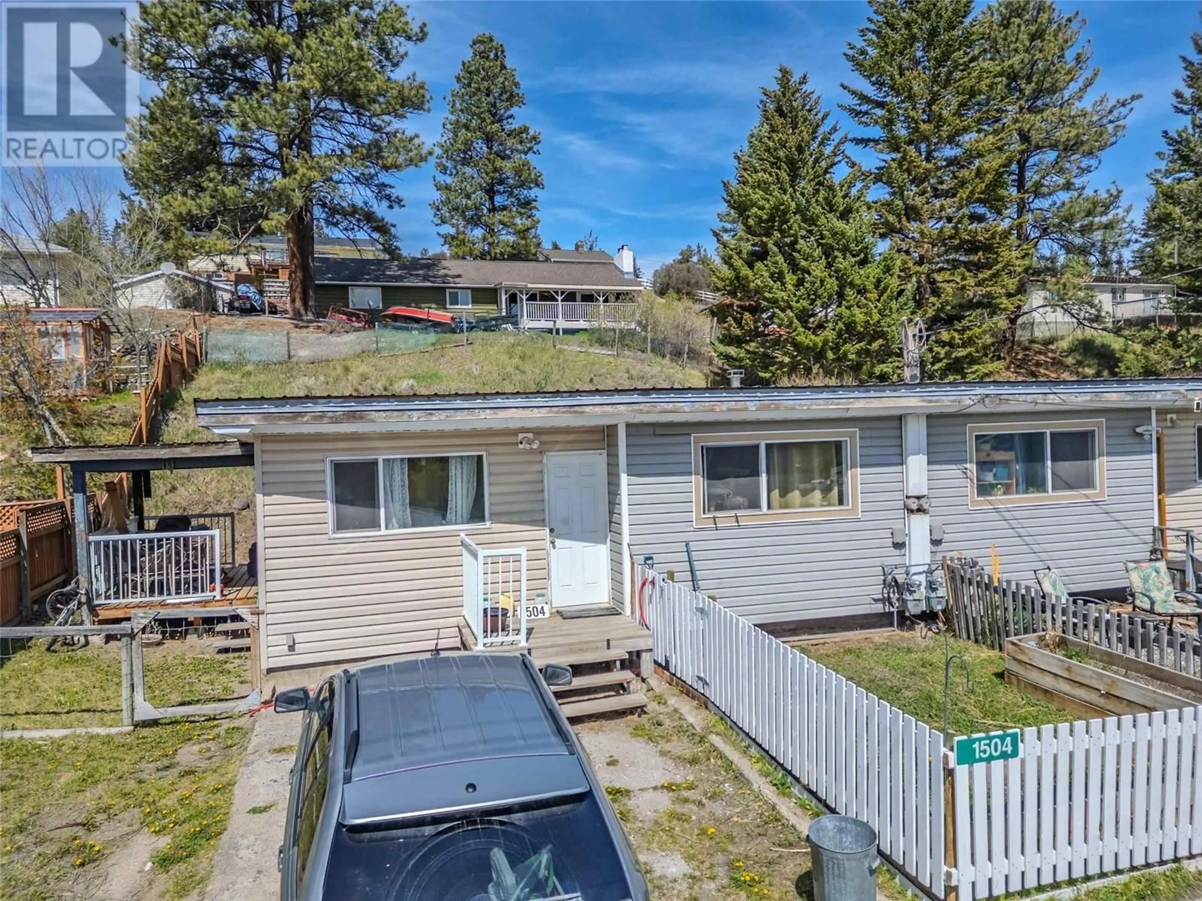 A pic from outside/outdoor area/front of a property/back of a property/a pic from drone, mountain view for 1504 CARSON ROAD, Clinton British Columbia V0K1K0