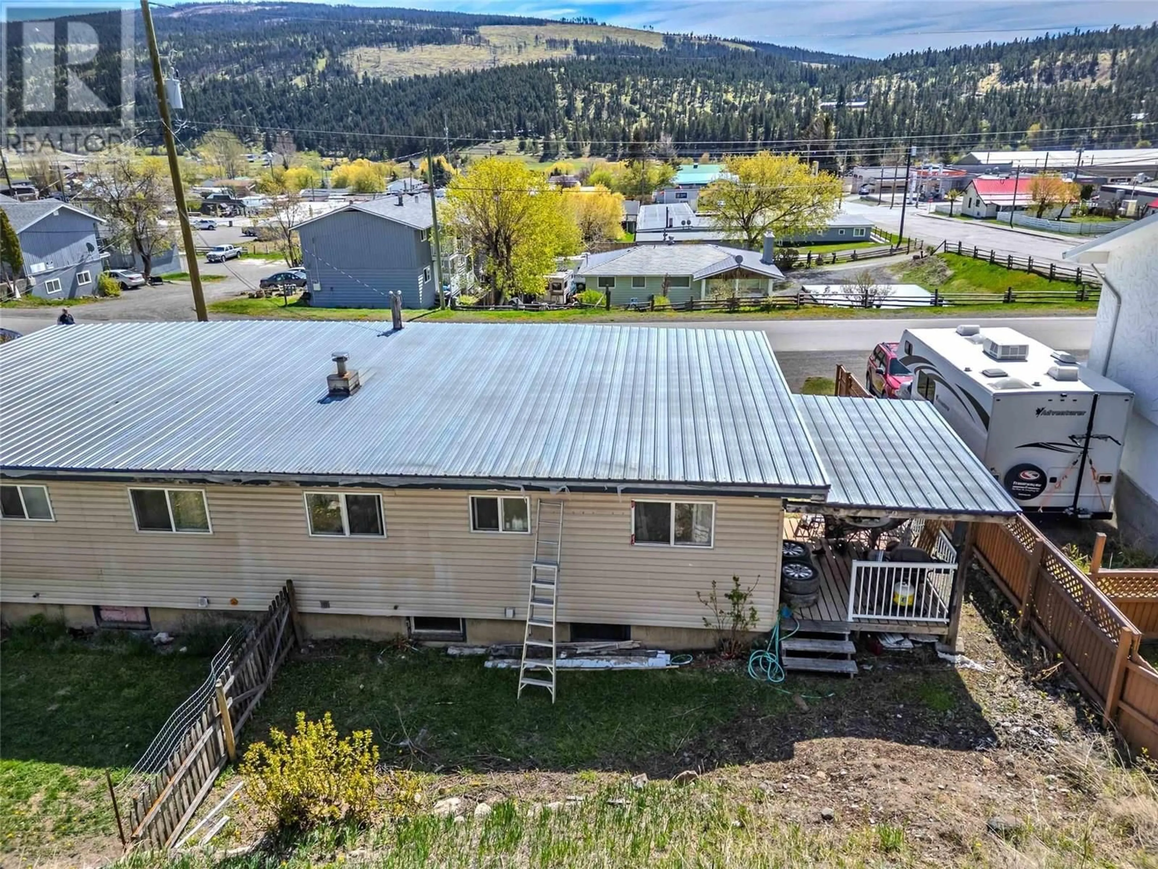 A pic from outside/outdoor area/front of a property/back of a property/a pic from drone, unknown for 1504 CARSON ROAD, Clinton British Columbia V0K1K0