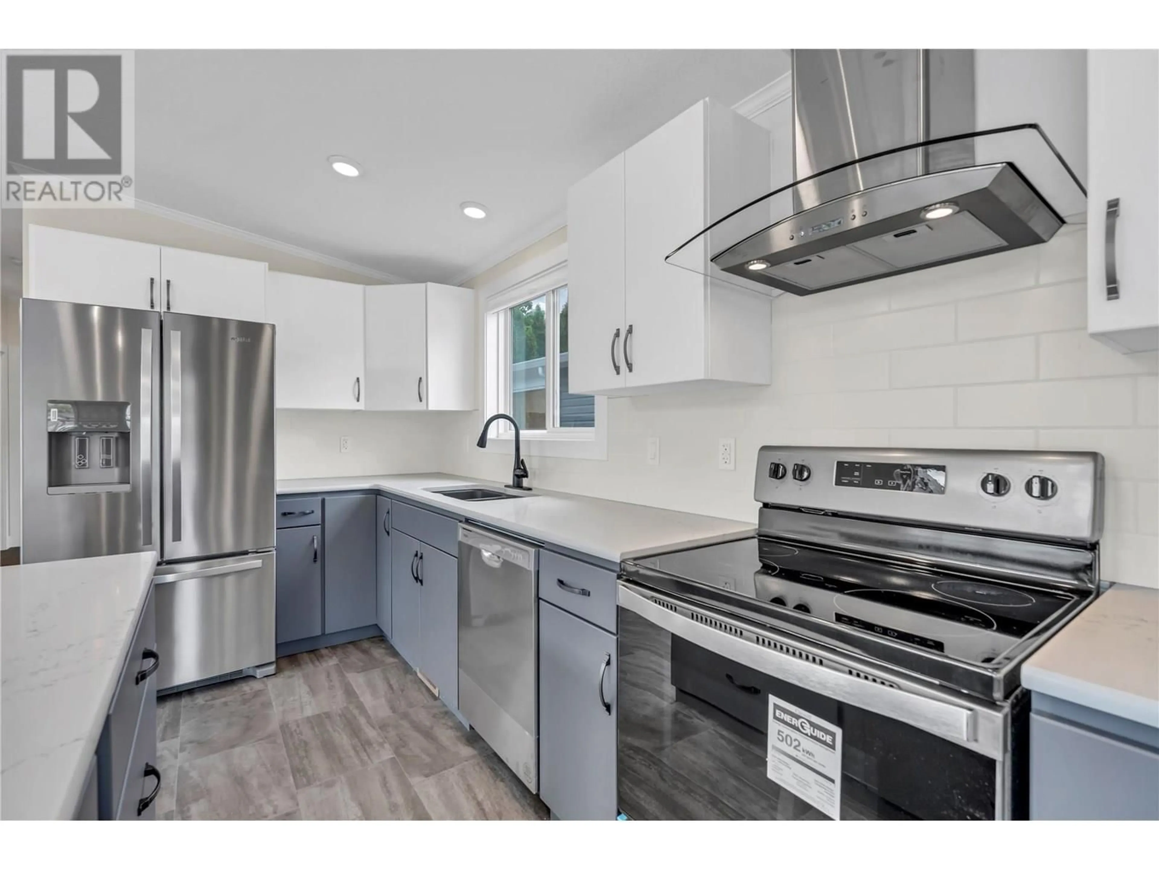 Open concept kitchen, ceramic/tile floor for 10 - 1118 MIDDLE BENCH ROAD, Keremeos British Columbia V0X1N2