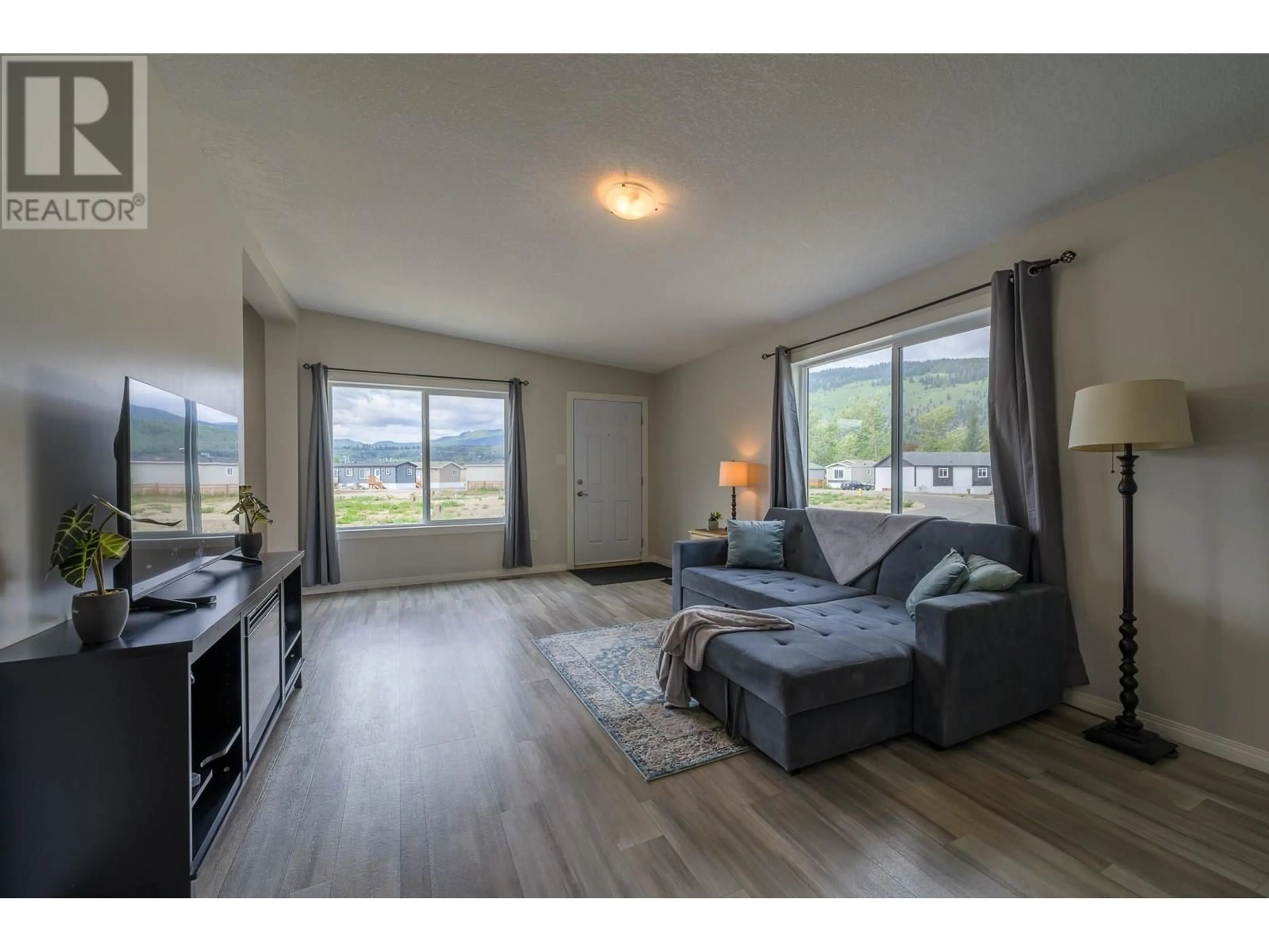Living room with furniture, unknown for 52 - 235 AYLMER ROAD, Chase British Columbia V0E1M1