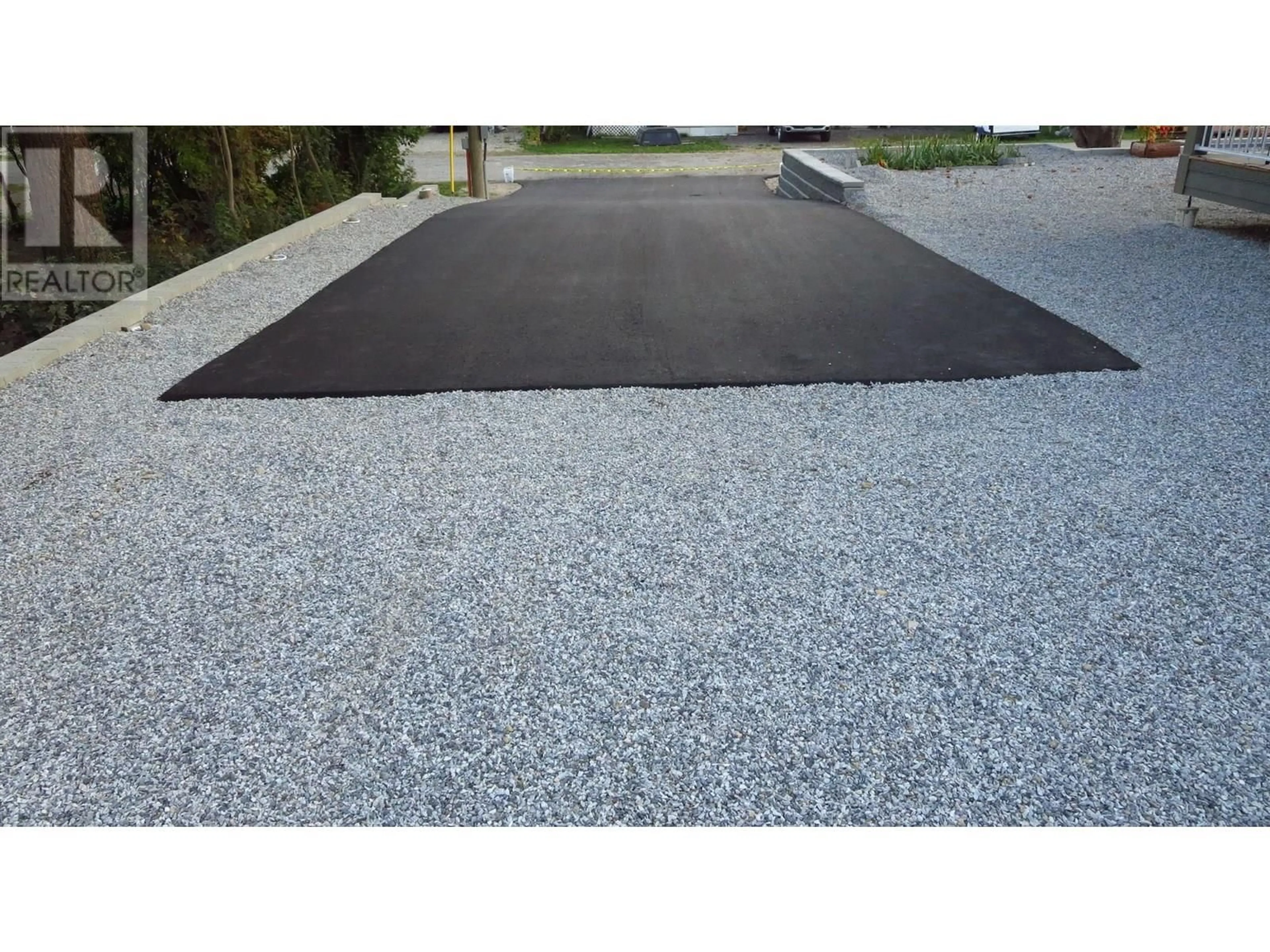 Parking for 409 POLSON AVENUE, Enderby British Columbia V0E1V2