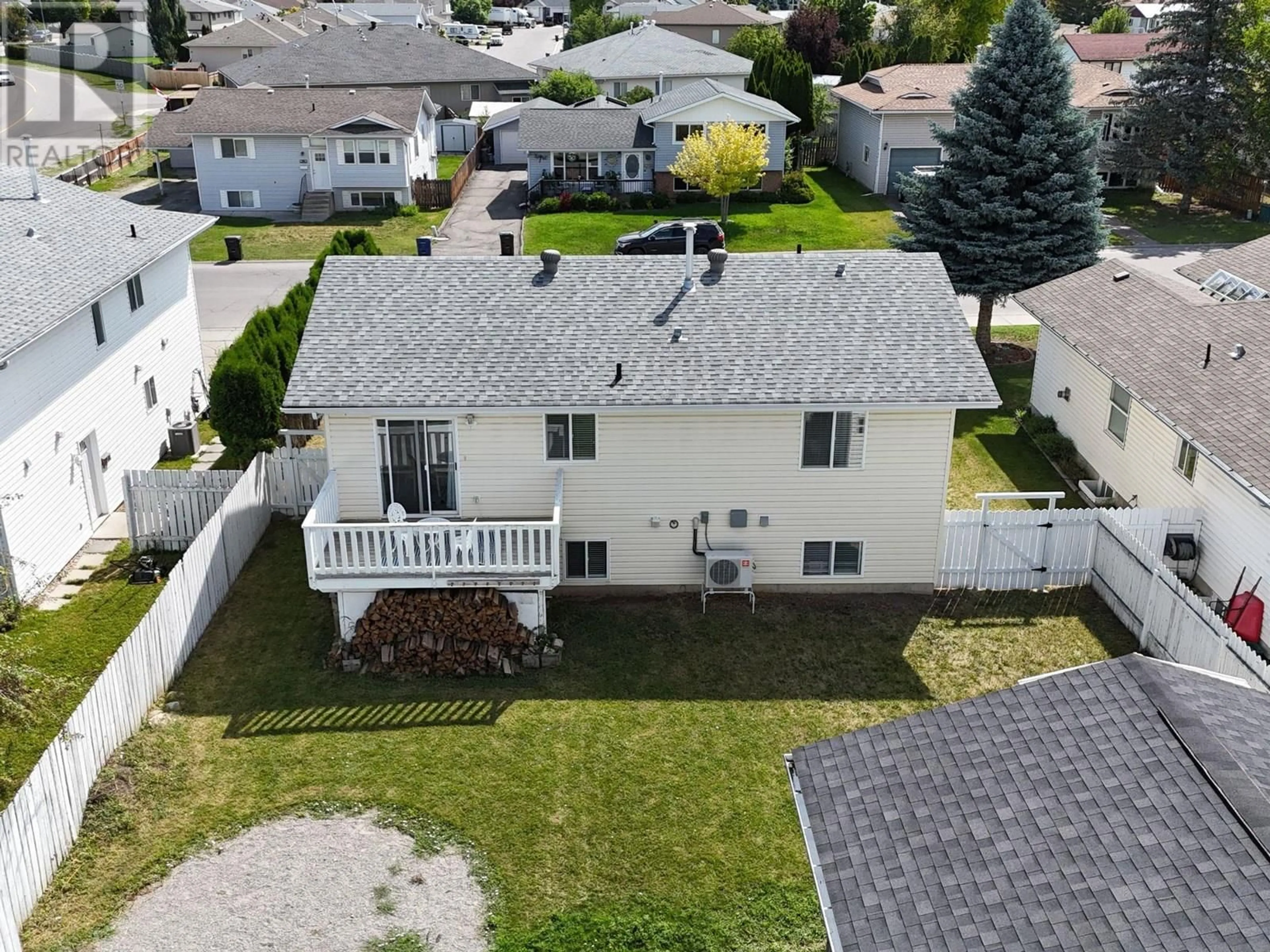 A pic from outside/outdoor area/front of a property/back of a property/a pic from drone, street for 913 24TH AVENUE NORTH, Cranbrook British Columbia V1C6G8