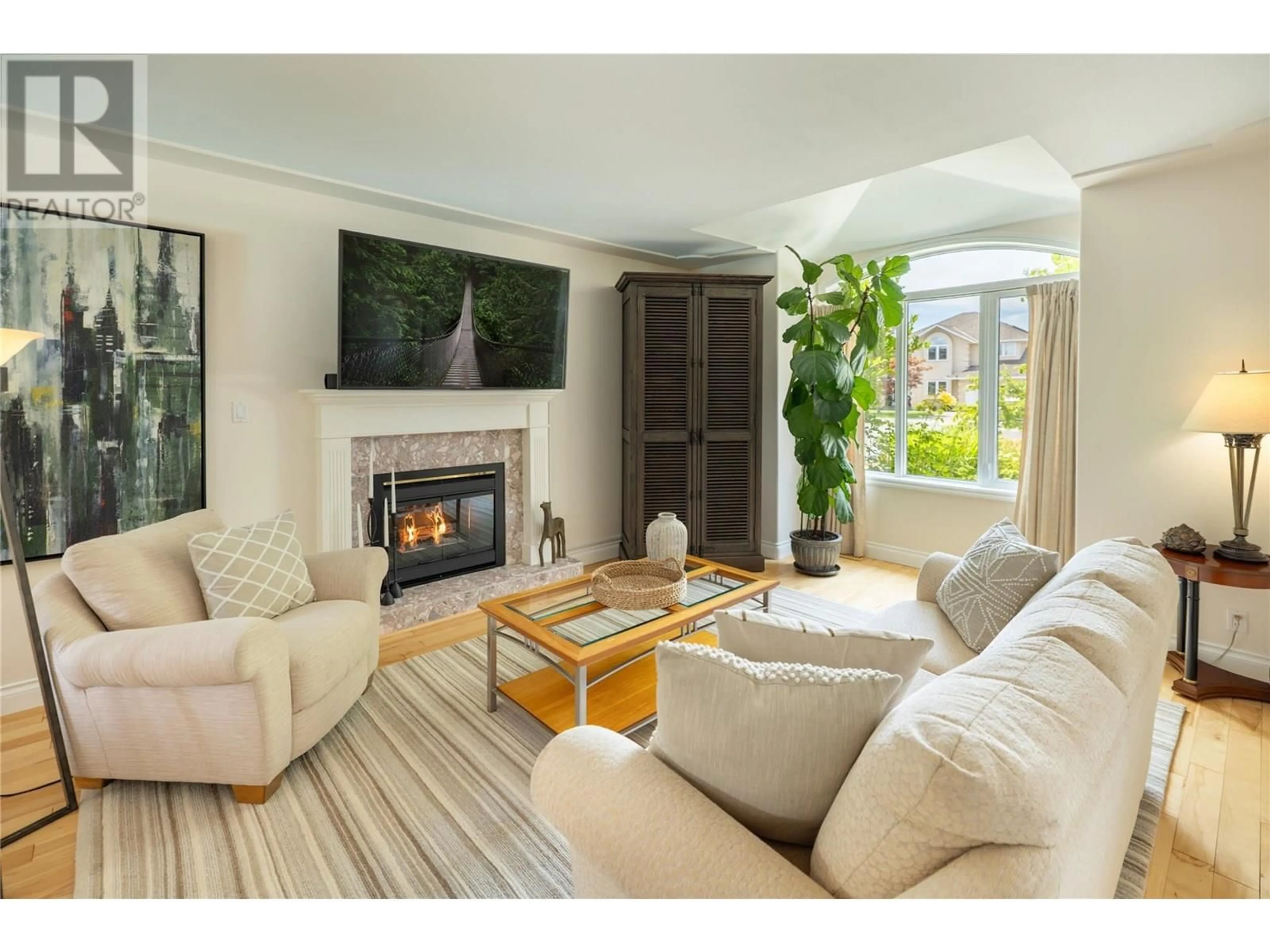 Living room with furniture, unknown for 3553 INVERMERE COURT, Kelowna British Columbia V1W3R5