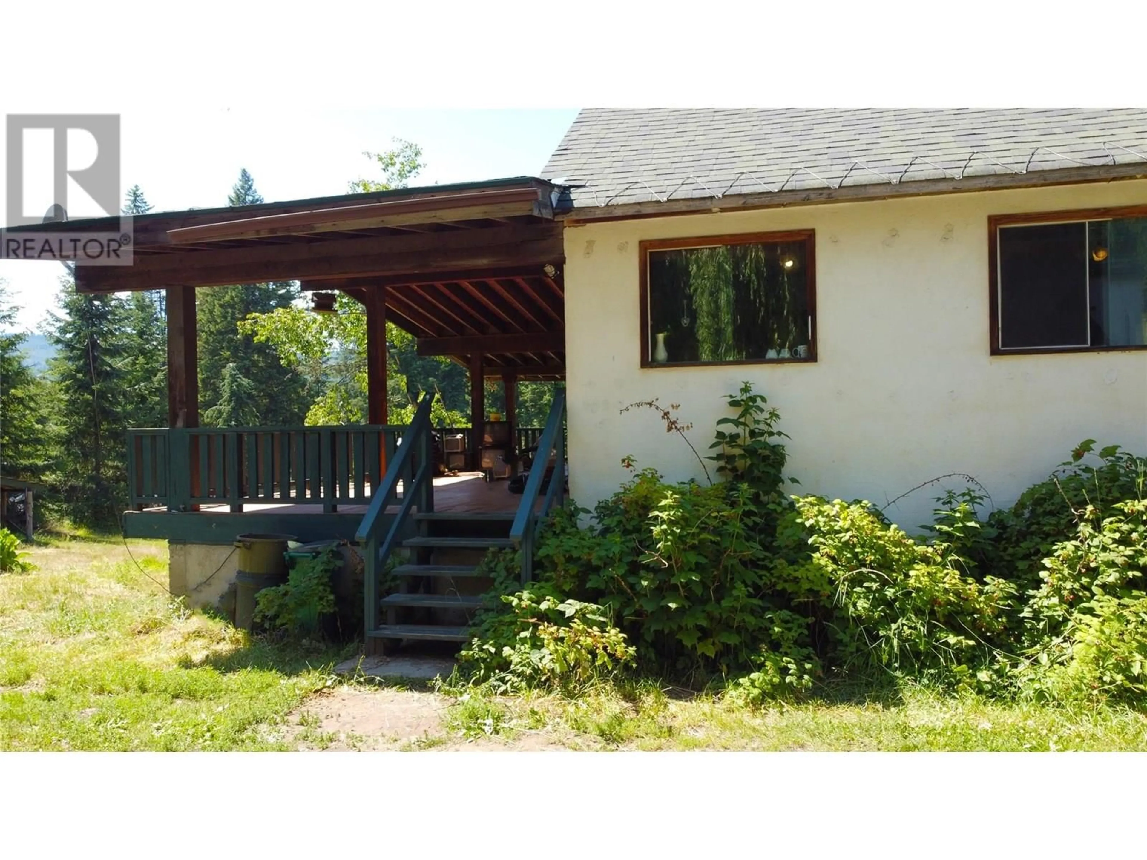 Patio, unknown for 2029 DEBRUYN ROAD, Fruitvale British Columbia V0G1L1
