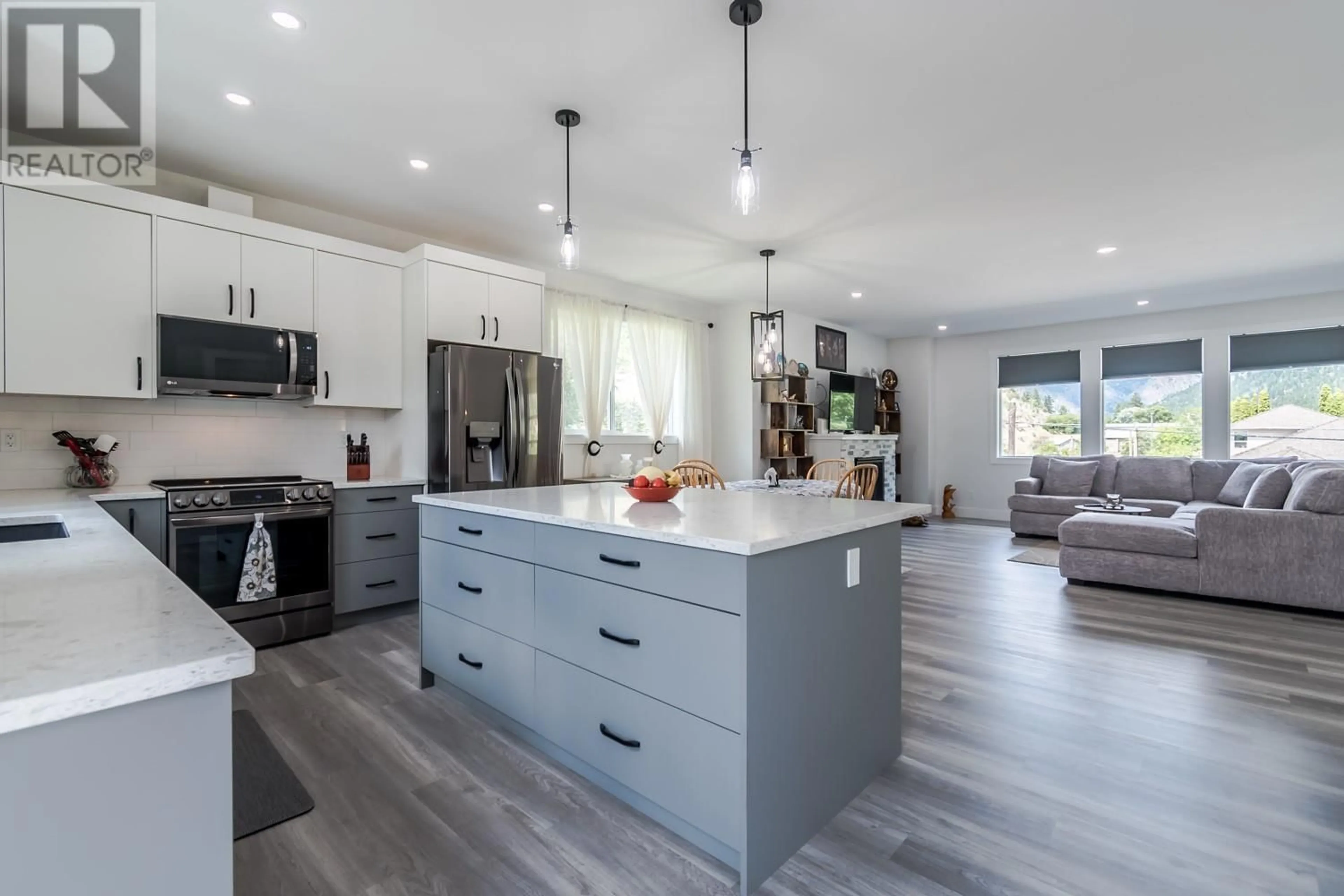 Open concept kitchen, unknown for 180 HOLLYWOOD CRESCENT, Lillooet British Columbia V0K1V0