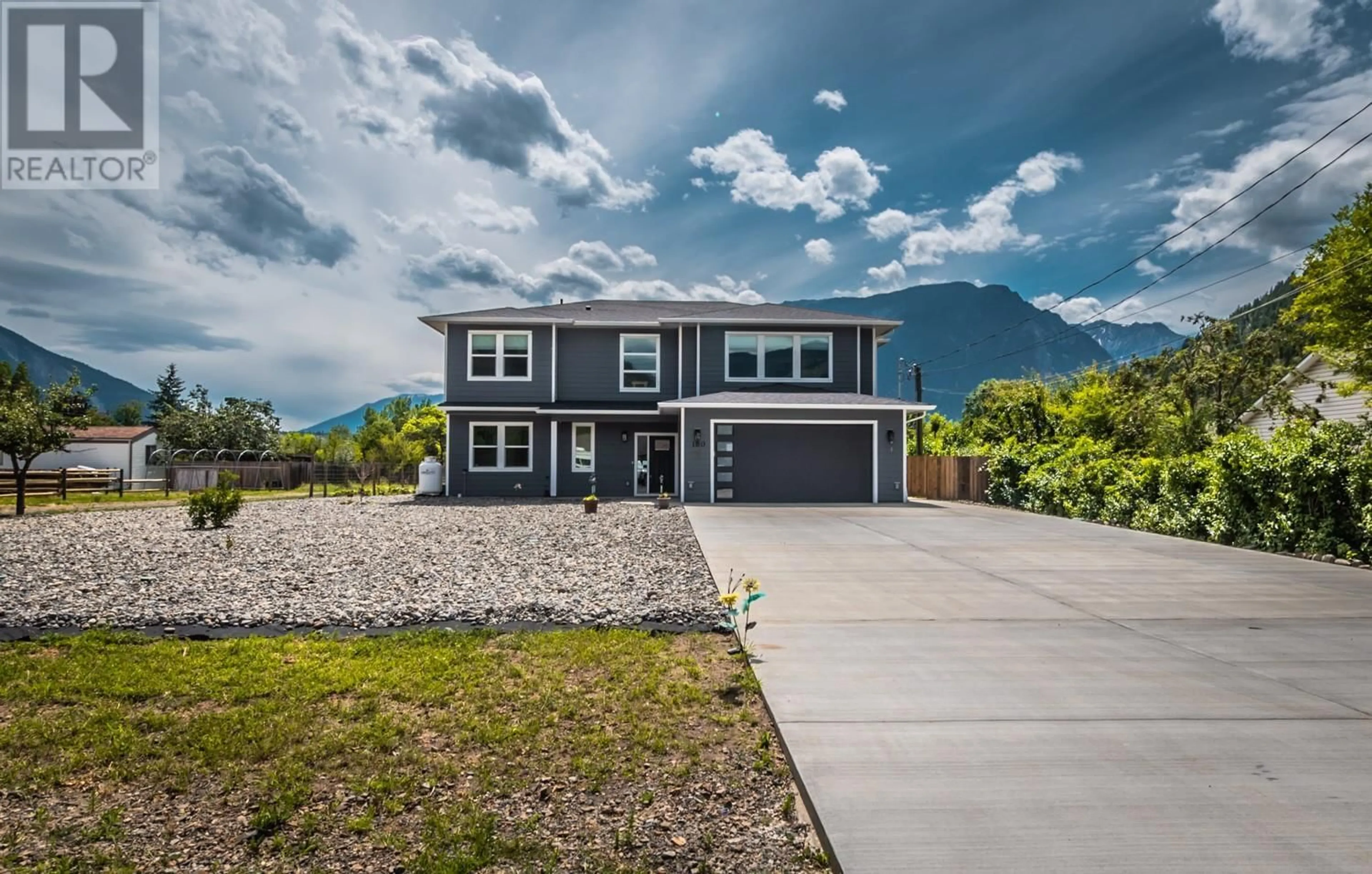 Home with vinyl exterior material, mountain view for 180 HOLLYWOOD CRESCENT, Lillooet British Columbia V0K1V0