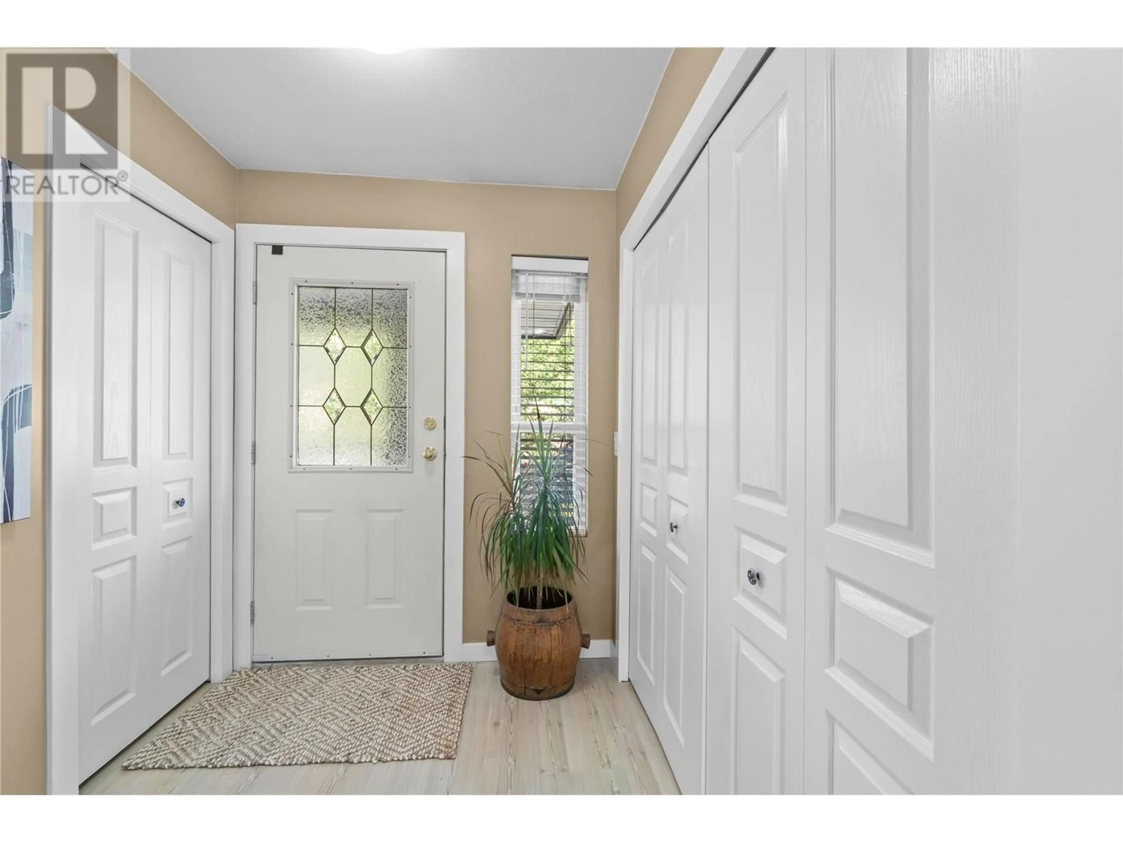 Indoor entryway for 302 - 110 KALAMALKA LAKE ROAD, Vernon British Columbia V1T7M3