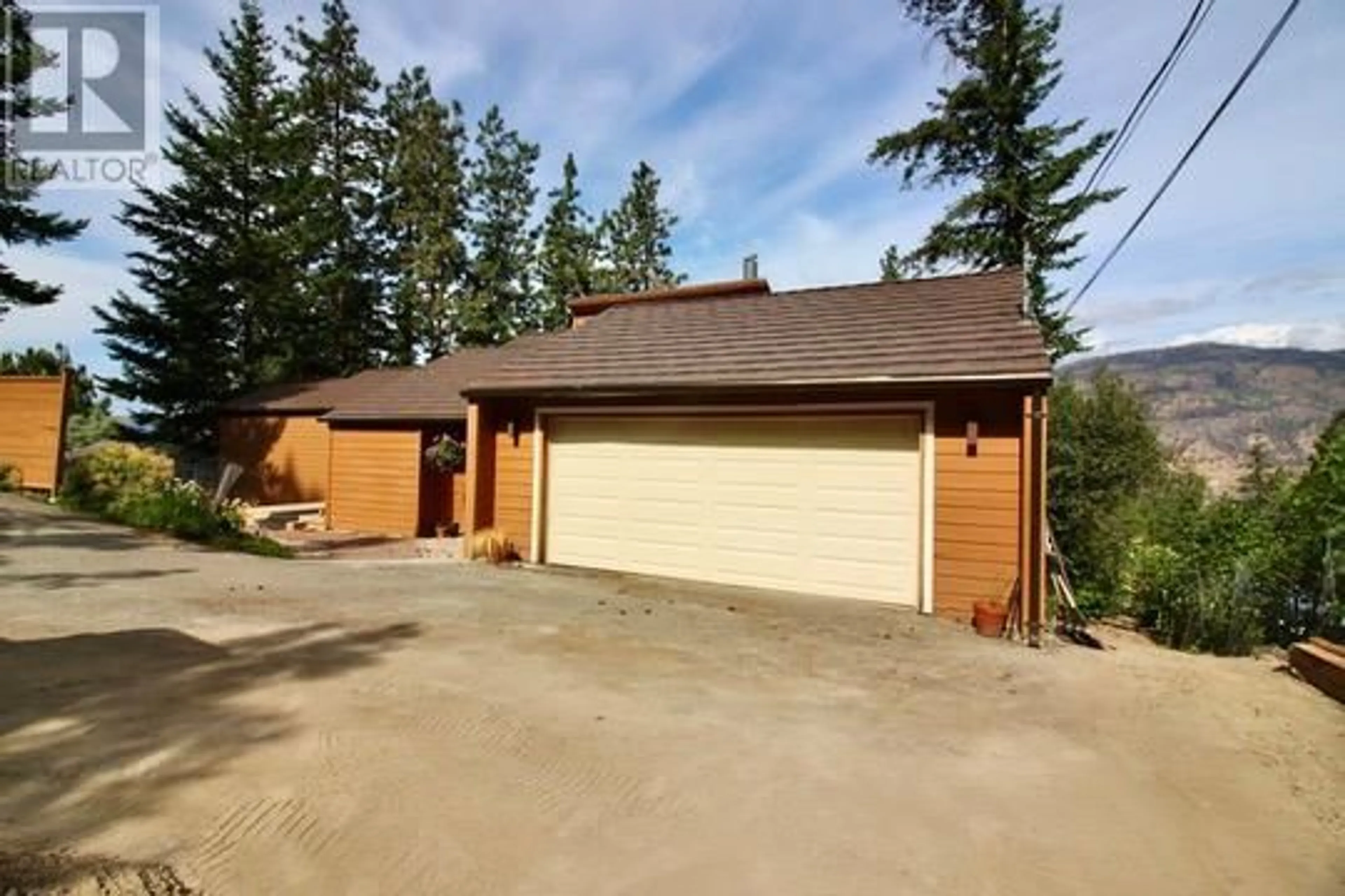 Indoor garage for 324 CLIFTON ROAD NORTH, Kelowna British Columbia V1V1N4