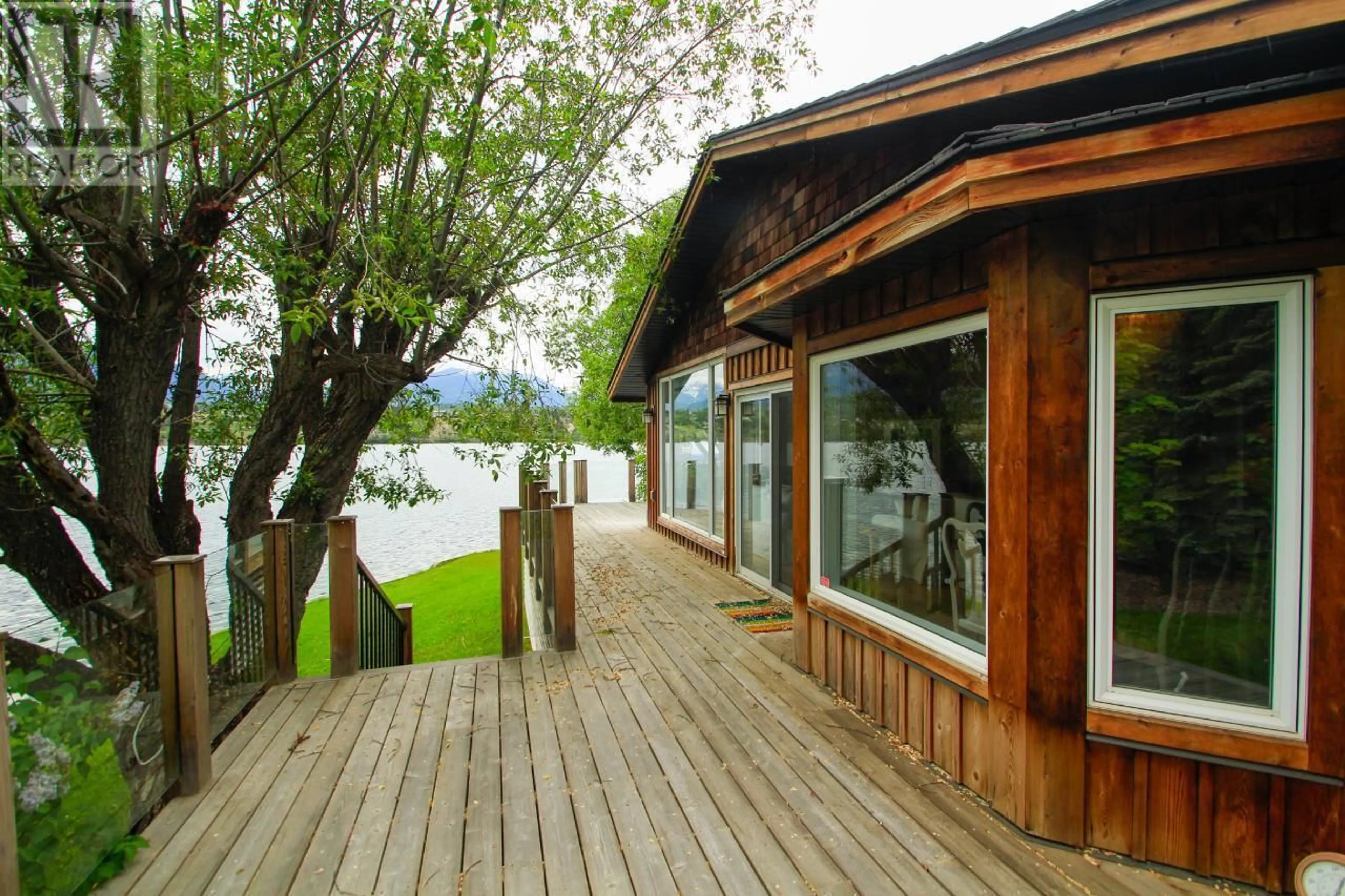 Patio, water/lake/river/ocean view for 613 LAKEVIEW ROAD, Invermere British Columbia V0A1K3