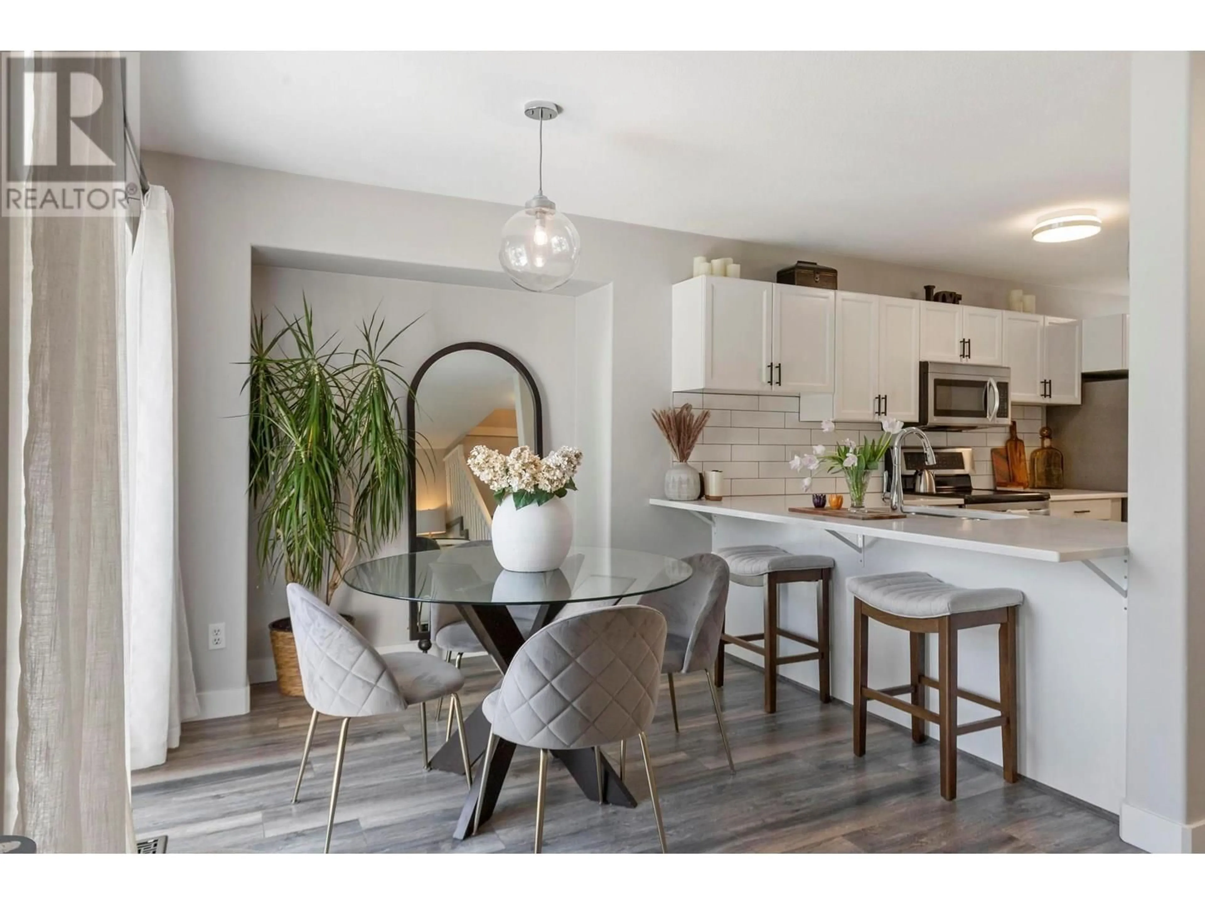 Open concept kitchen, unknown for 117 - 133 WYNDHAM CRESCENT, Kelowna British Columbia V1V1Y8