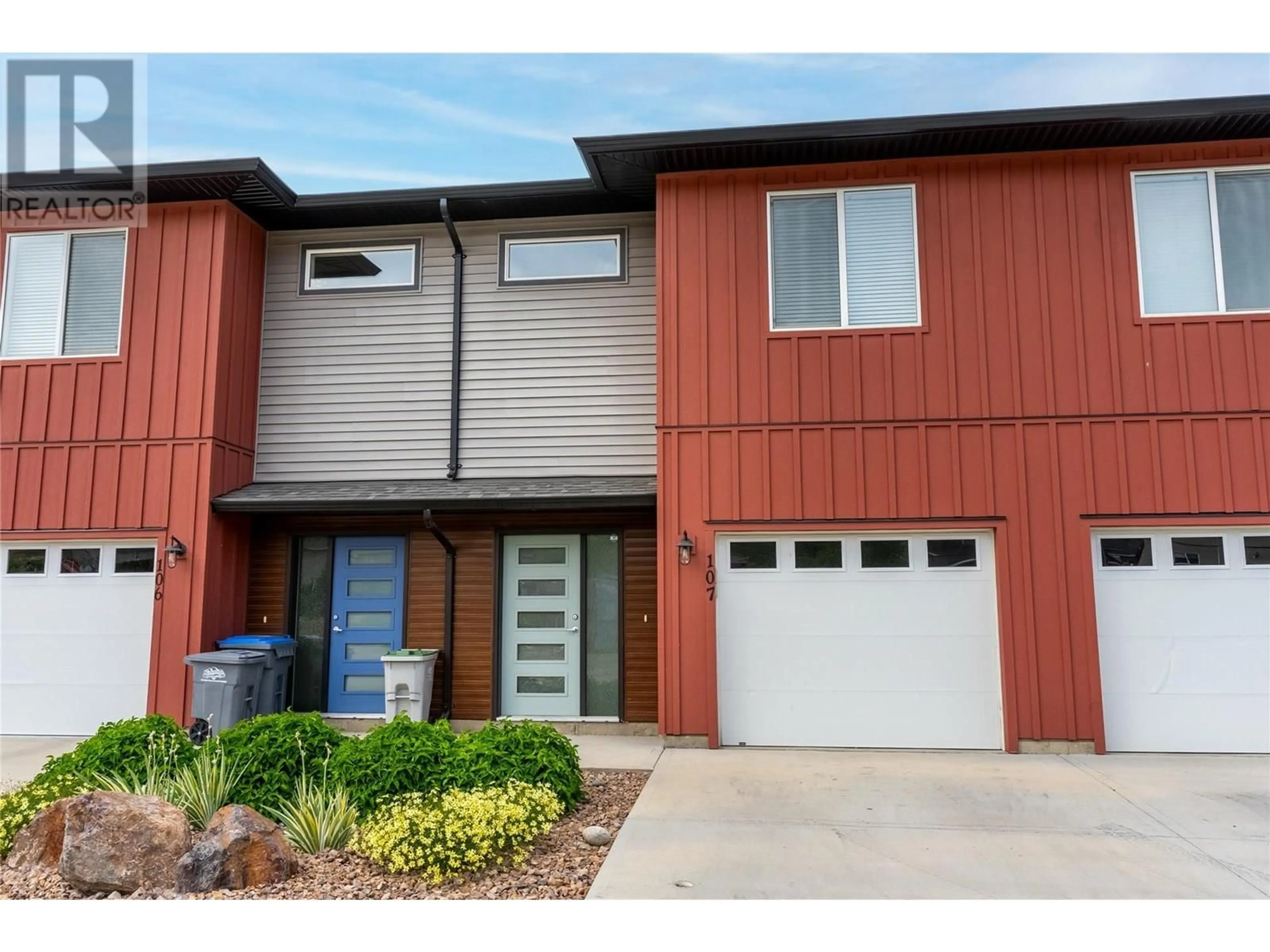 Home with vinyl exterior material, street for 107 - 8960 DALLAS DRIVE, Kamloops British Columbia V2C0K8