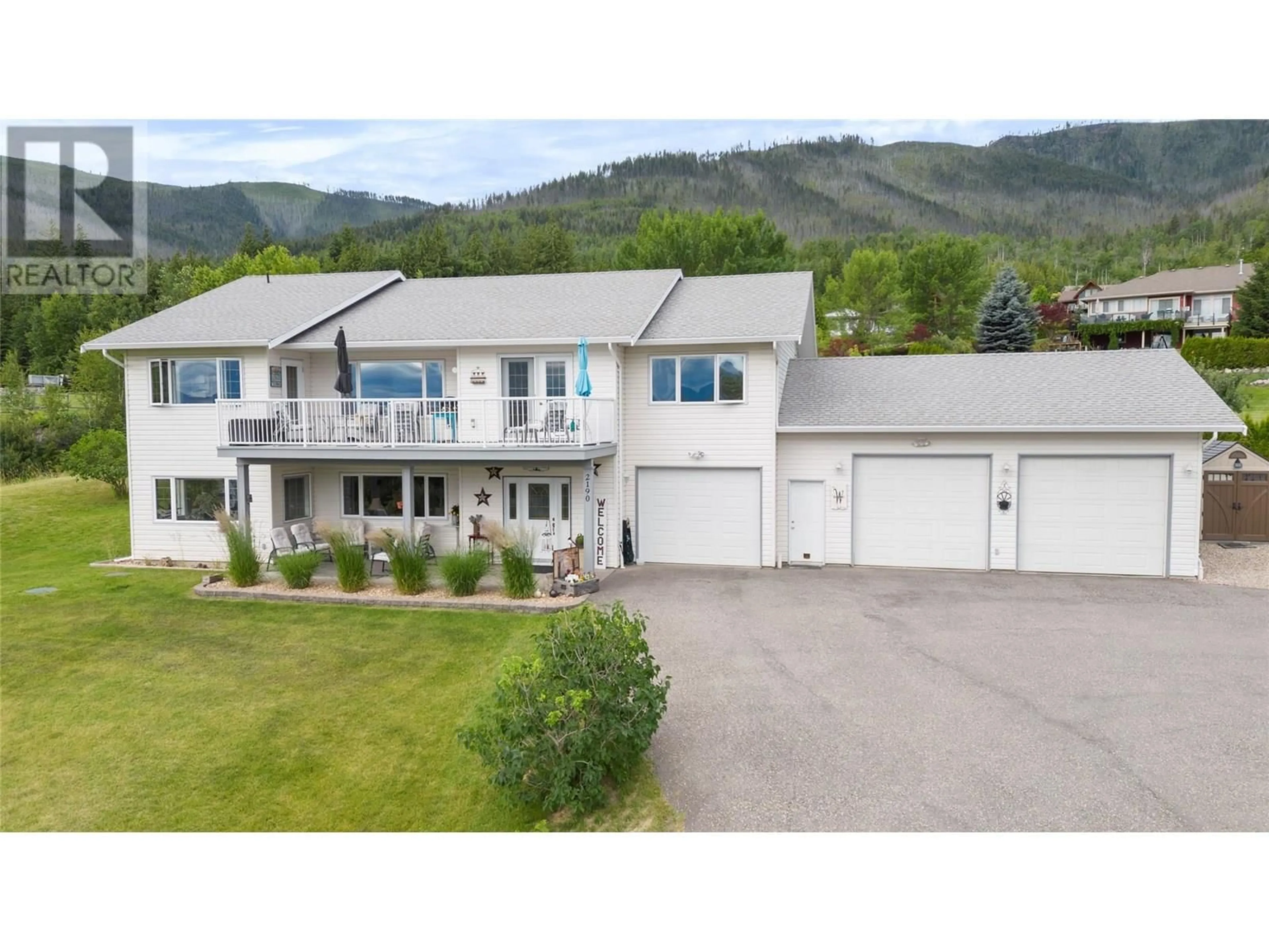 A pic from outside/outdoor area/front of a property/back of a property/a pic from drone, mountain view for 2190 COUNTRY WOODS ROAD, Sorrento British Columbia V0E2W1